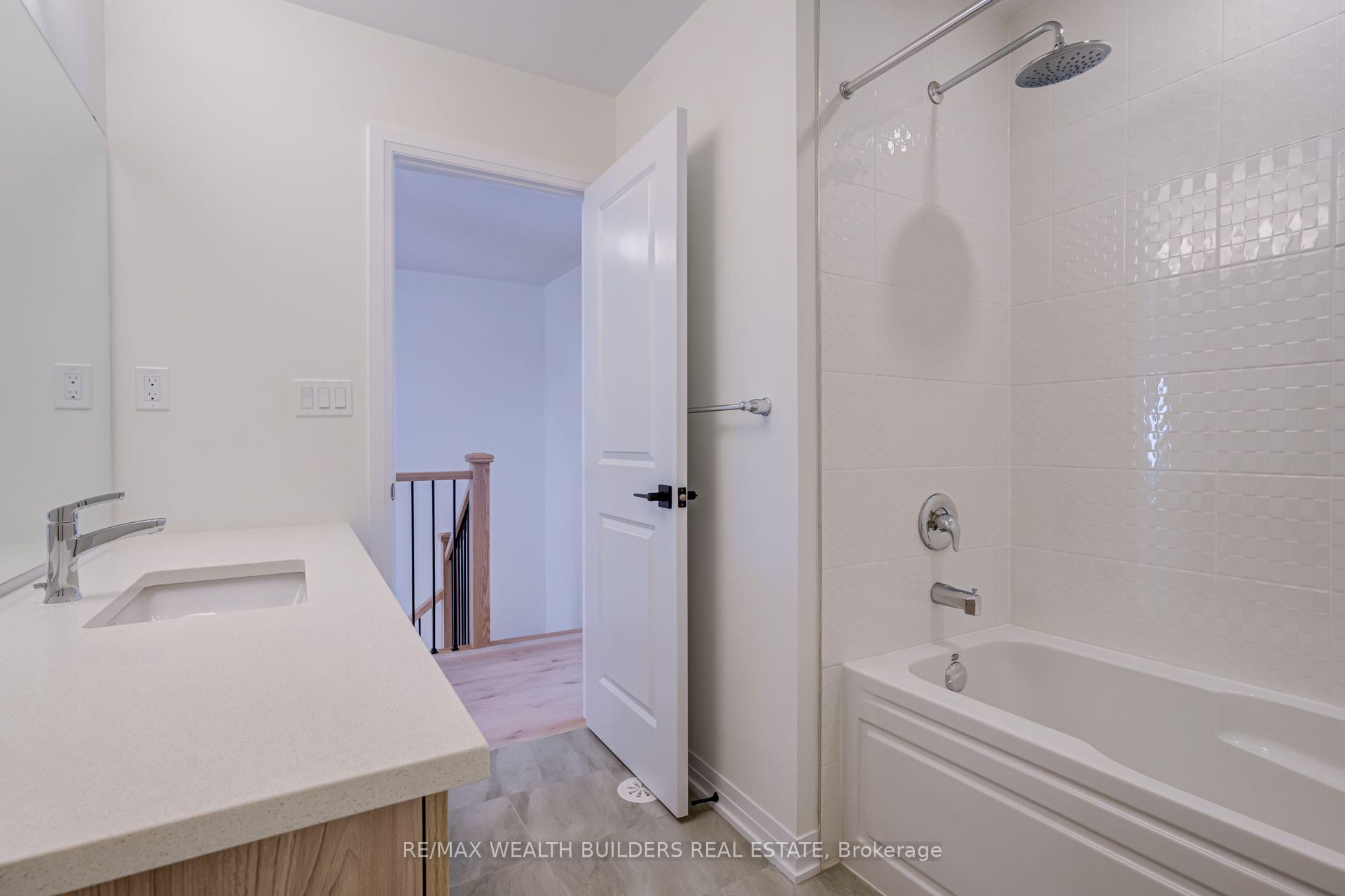 Photo 32 of 6 Thornbird Crescent, Brampton, Northwest Brampton — HOMEH