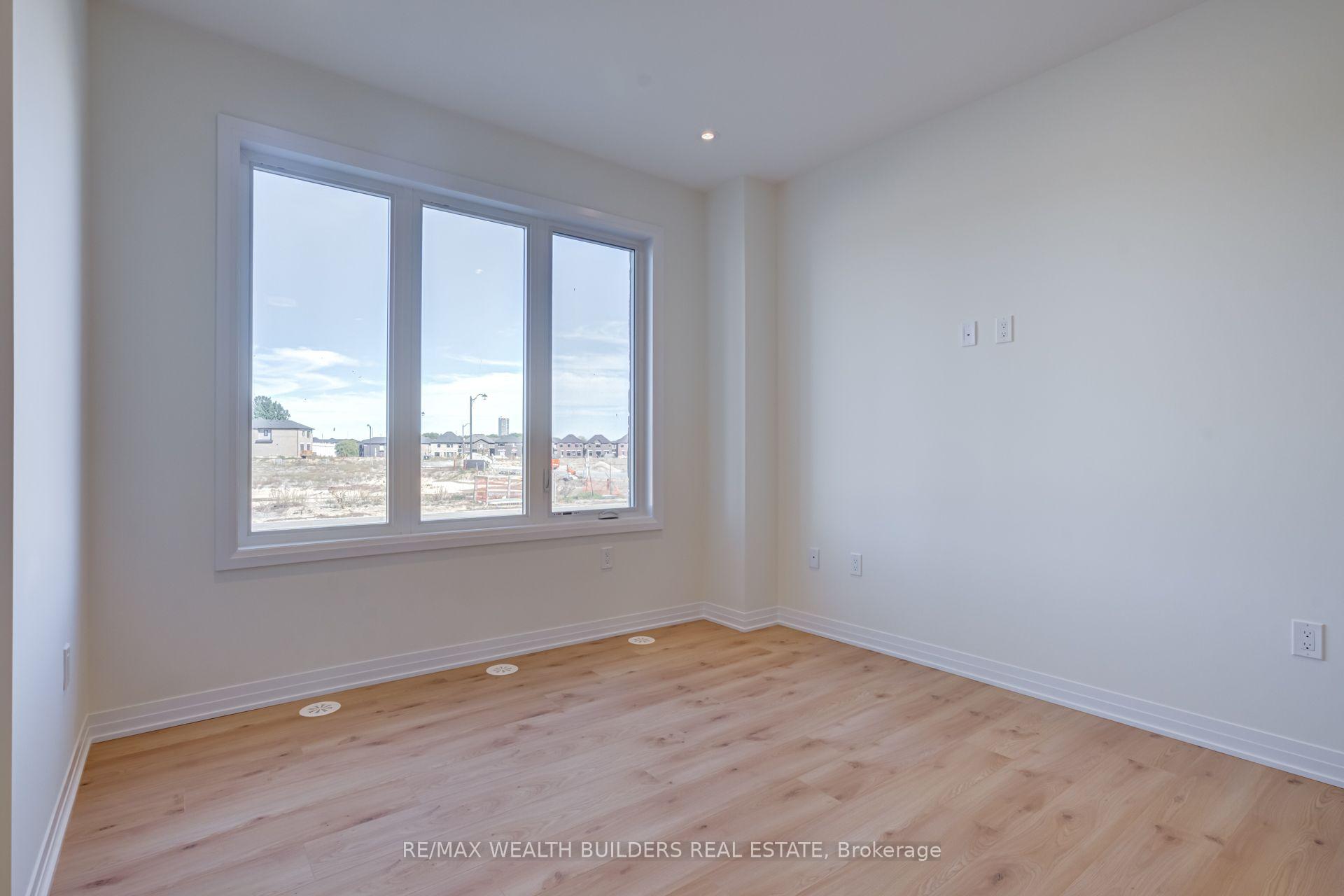 Photo 38 of 6 Thornbird Crescent, Brampton, Northwest Brampton — HOMEH