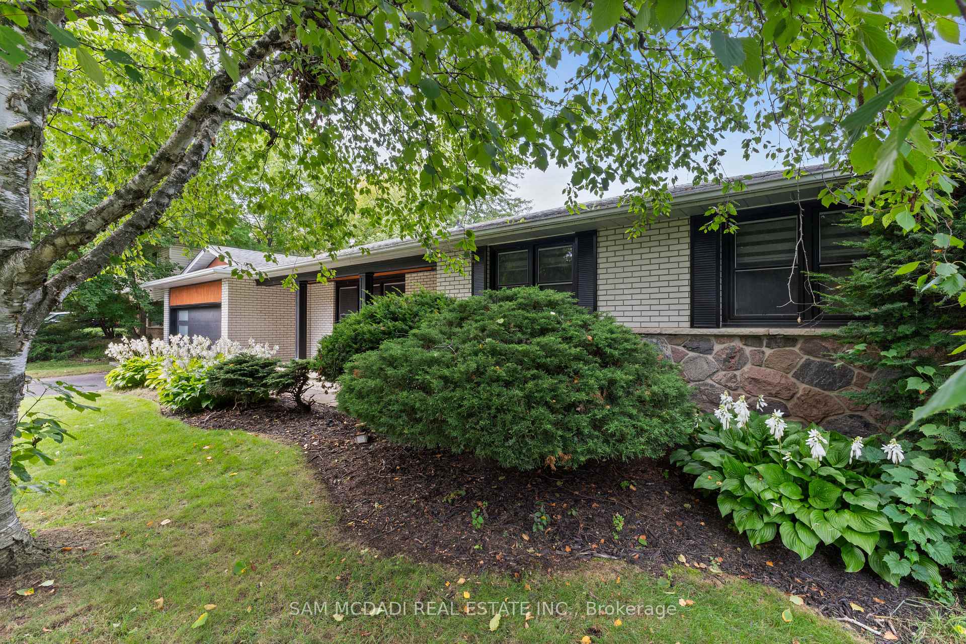Photo 3 of 1357 Saginaw Crescent, Mississauga, Lorne Park — HOMEH