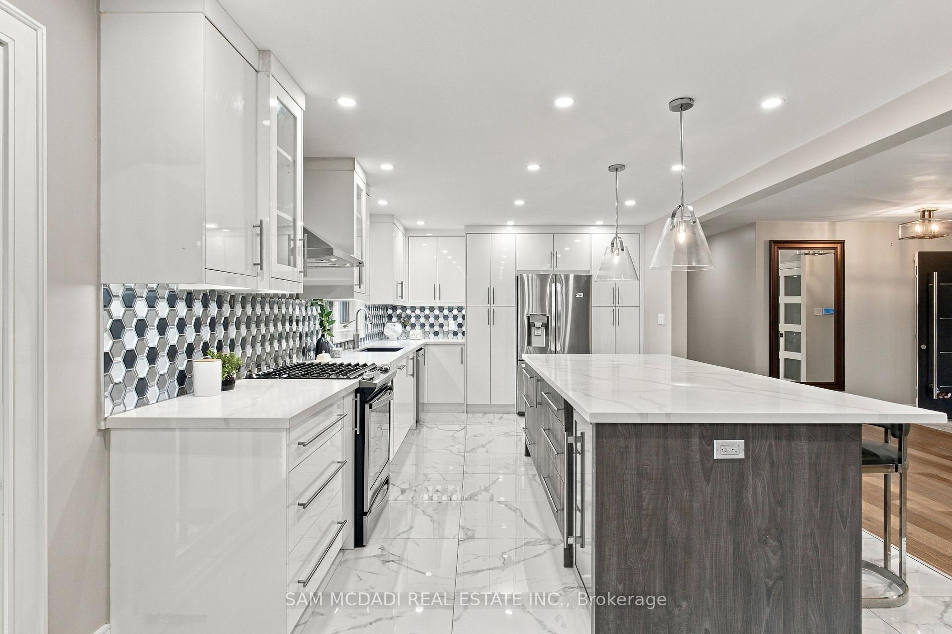 Photo 10 of 1357 Saginaw Crescent, Mississauga, Lorne Park — HOMEH