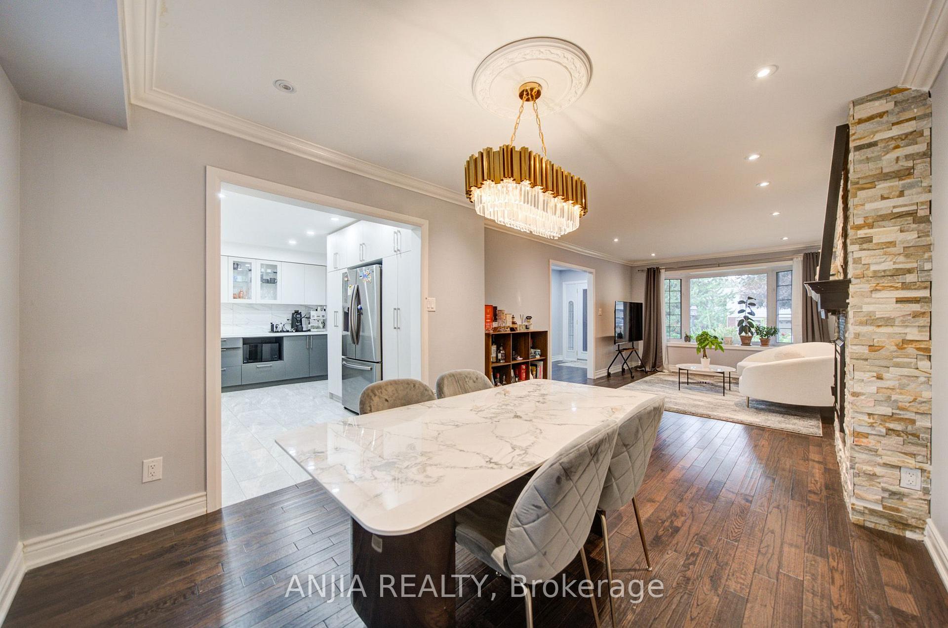 Photo 10 of 58 Summerfeldt Crescent, Markham, Unionville — HOMEH