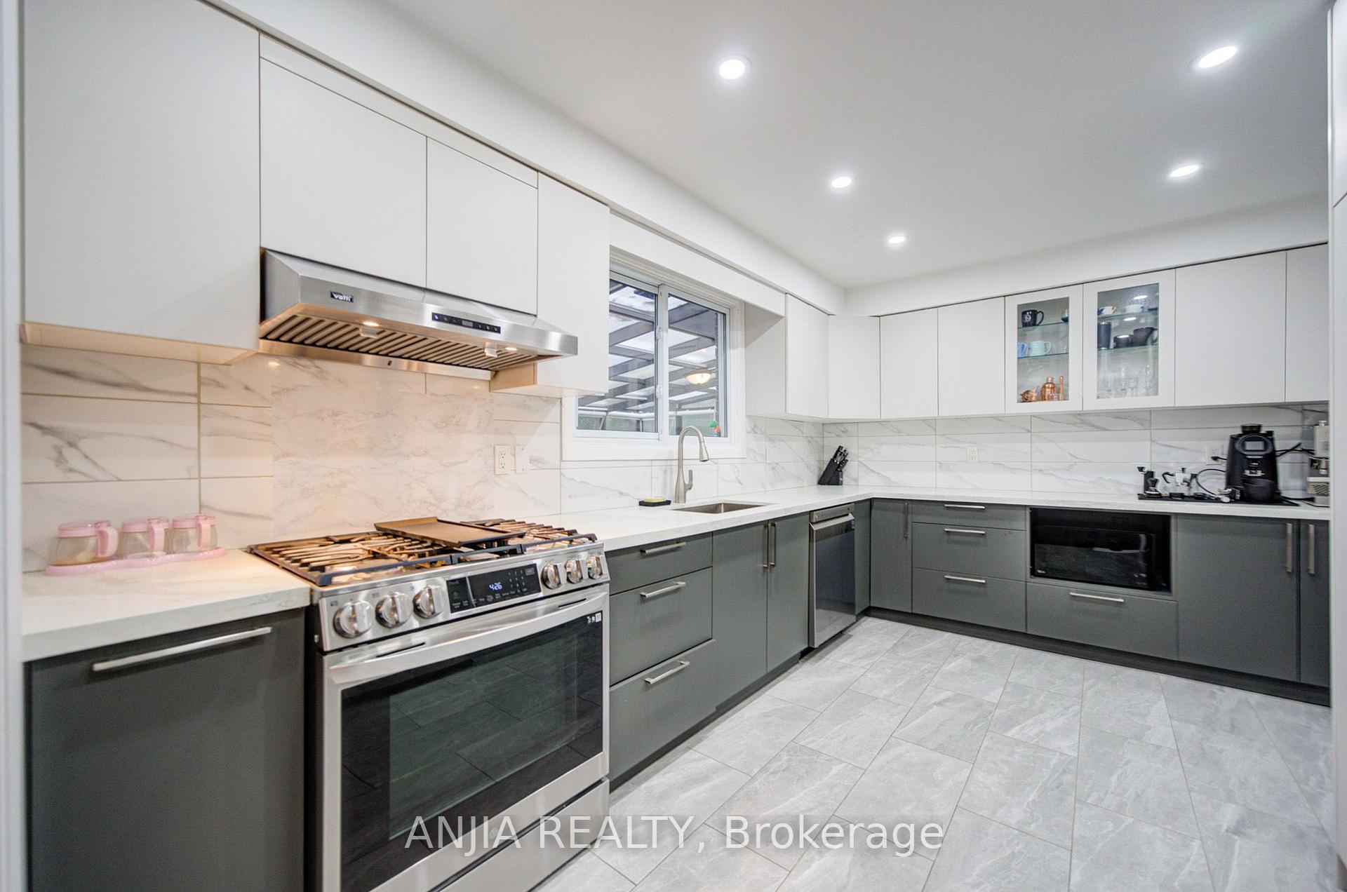 Photo 11 of 58 Summerfeldt Crescent, Markham, Unionville — HOMEH