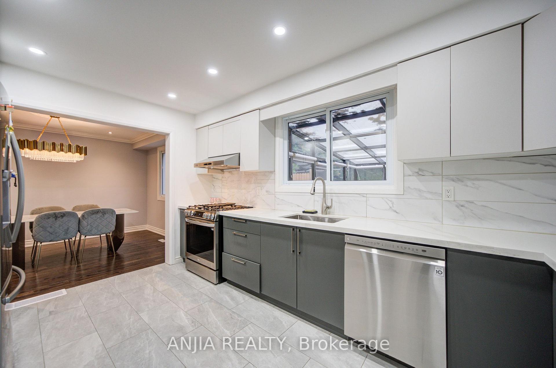 Photo 14 of 58 Summerfeldt Crescent, Markham, Unionville — HOMEH