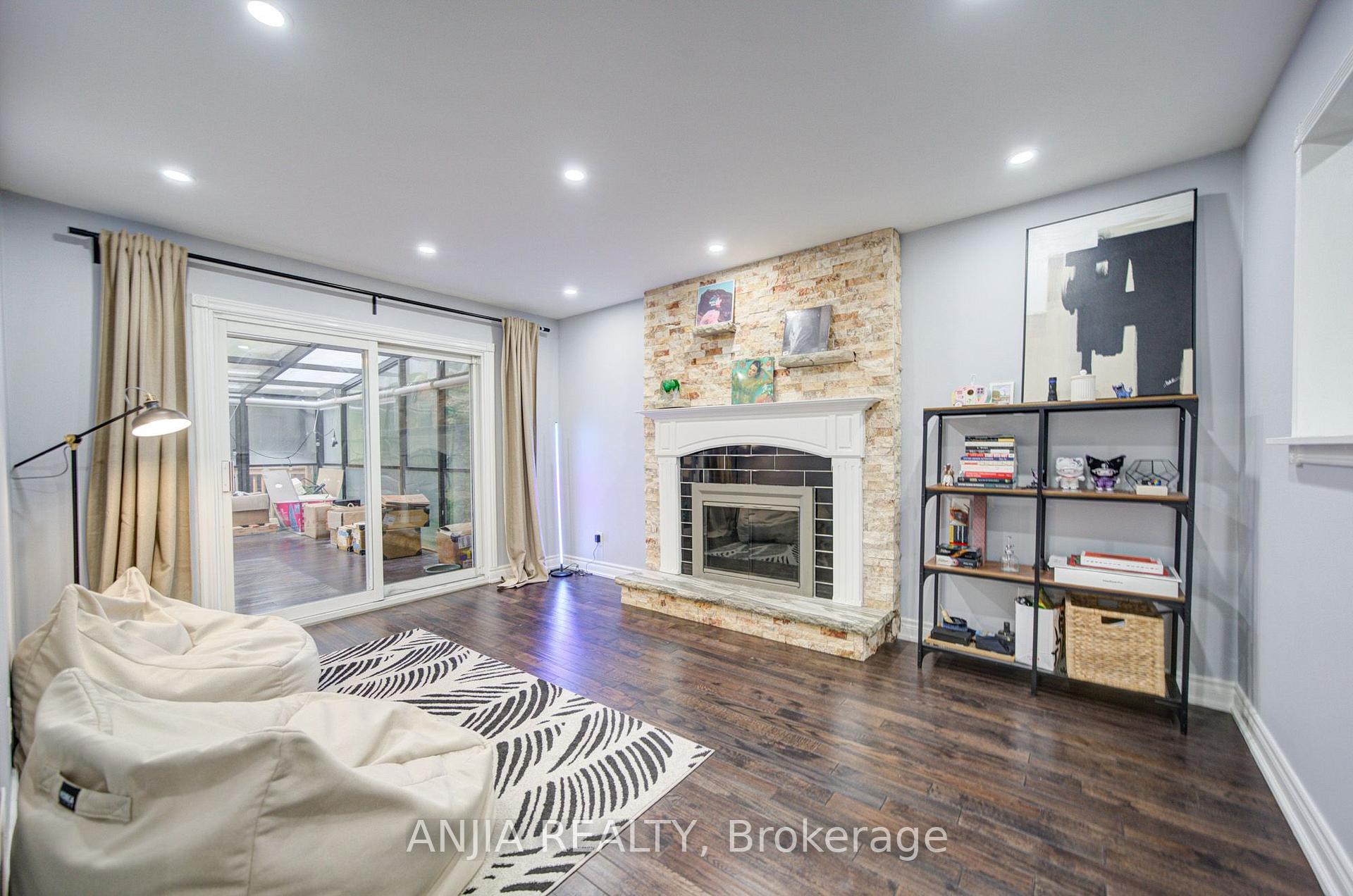 Photo 19 of 58 Summerfeldt Crescent, Markham, Unionville — HOMEH