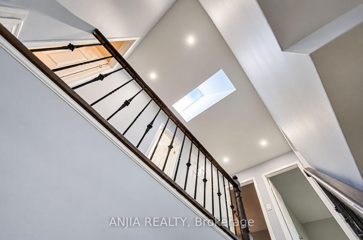 Photo 22 of 58 Summerfeldt Crescent, Markham, Unionville — HOMEH