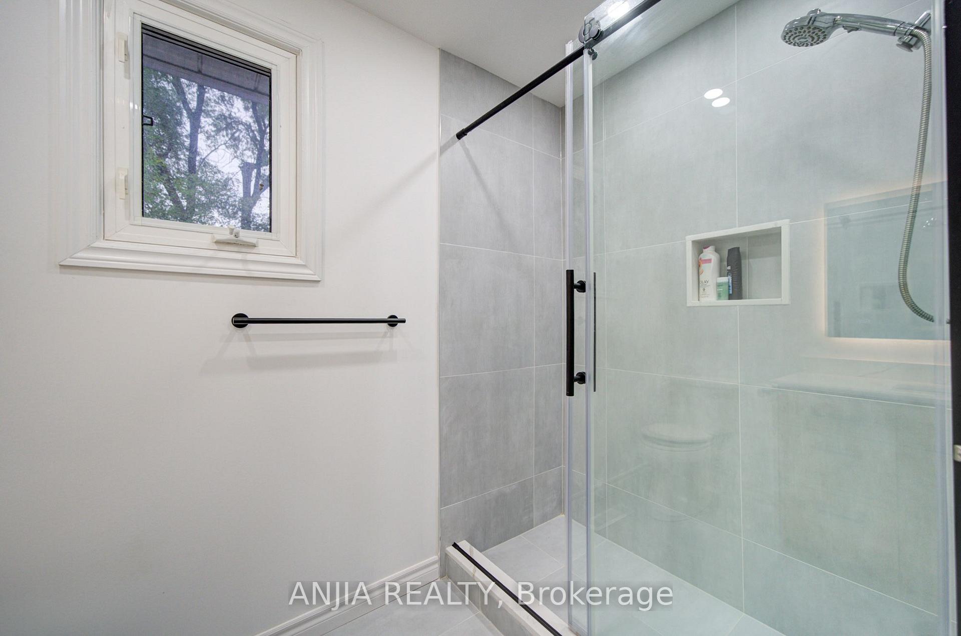 Photo 31 of 58 Summerfeldt Crescent, Markham, Unionville — HOMEH