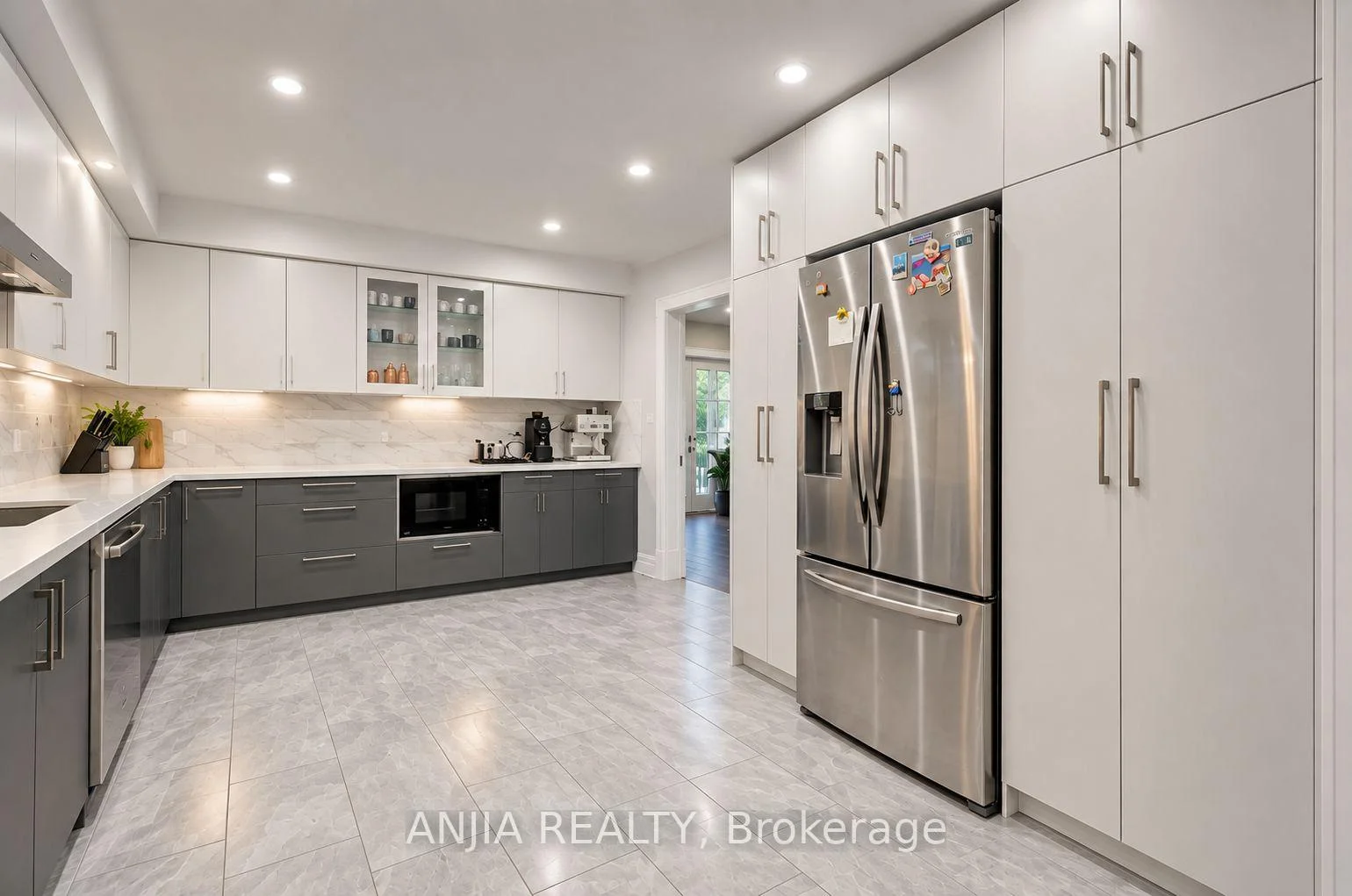 Photo 13 of 58 Summerfeldt Crescent, Markham, Unionville — HOMEH