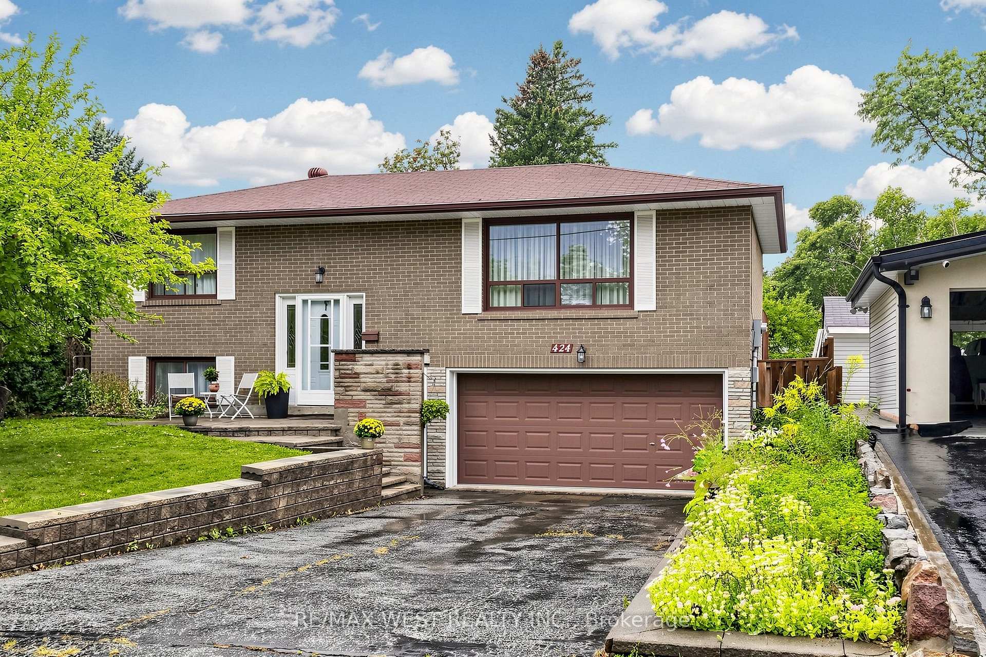Front of 424 Brimorton Drive