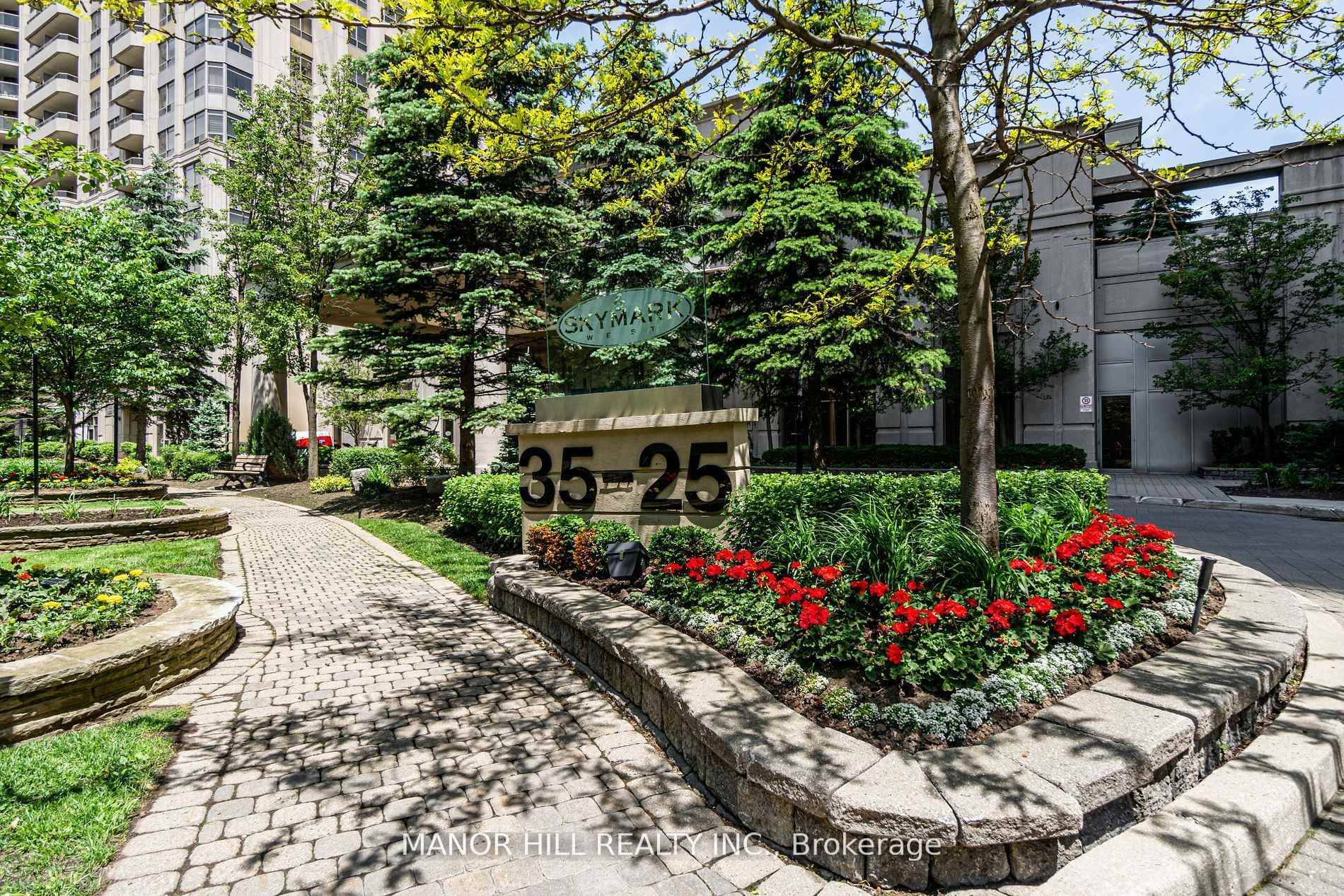 Photo of Unit 402, 35 Kingsbridge Garden Circle