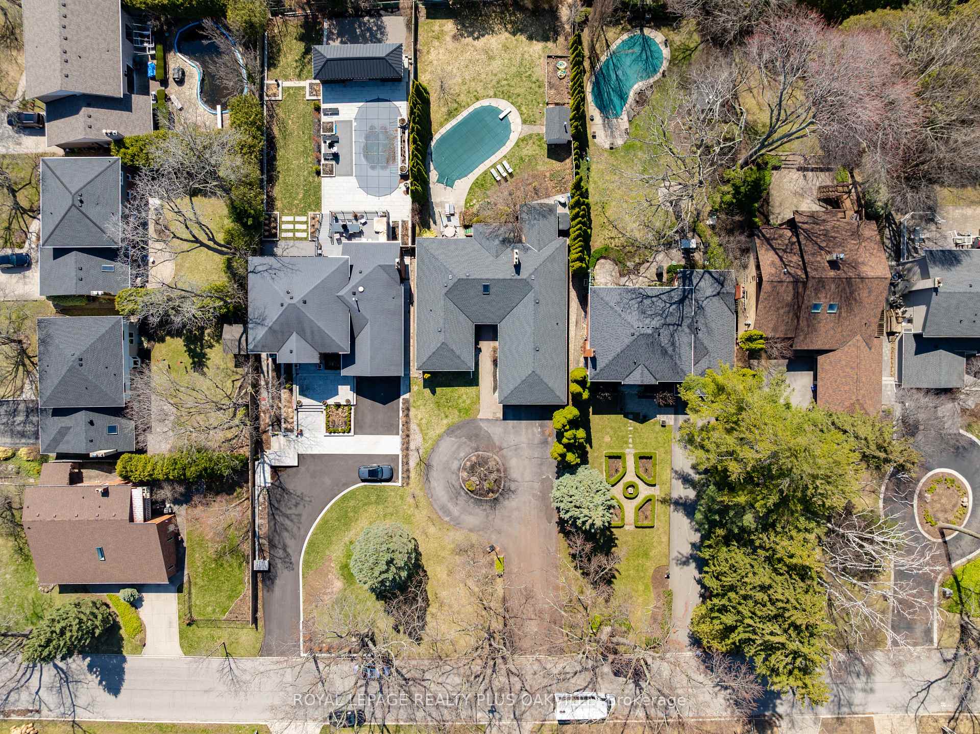 Photo 2 of 258 Shoreacres Road, Burlington, Shoreacres — HOMEH