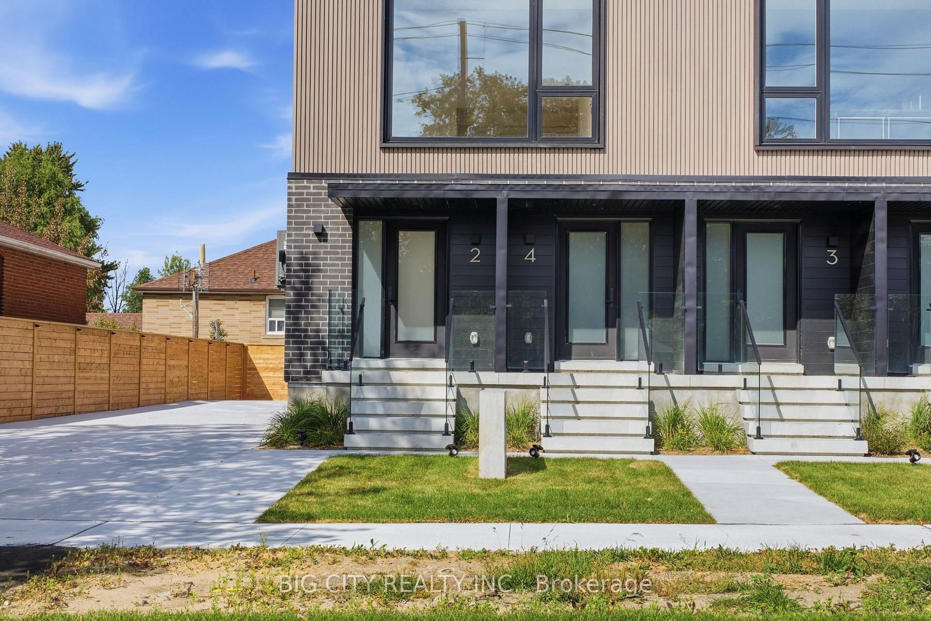 Photo 4 of Unit 2, 276 Lanor Avenue, Etobicoke, Alderwood — HOMEH