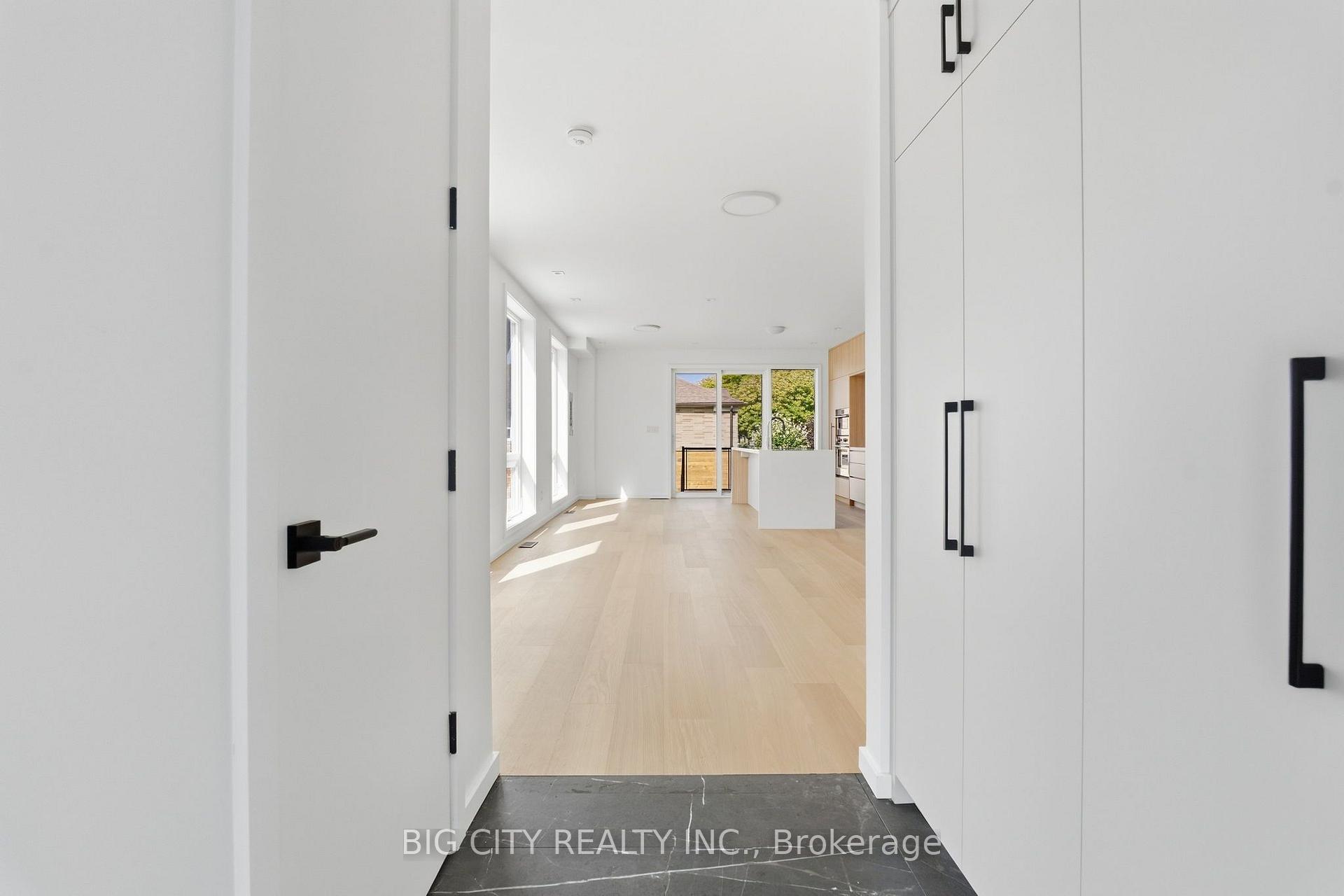 Photo 7 of Unit 2, 276 Lanor Avenue, Etobicoke, Alderwood — HOMEH