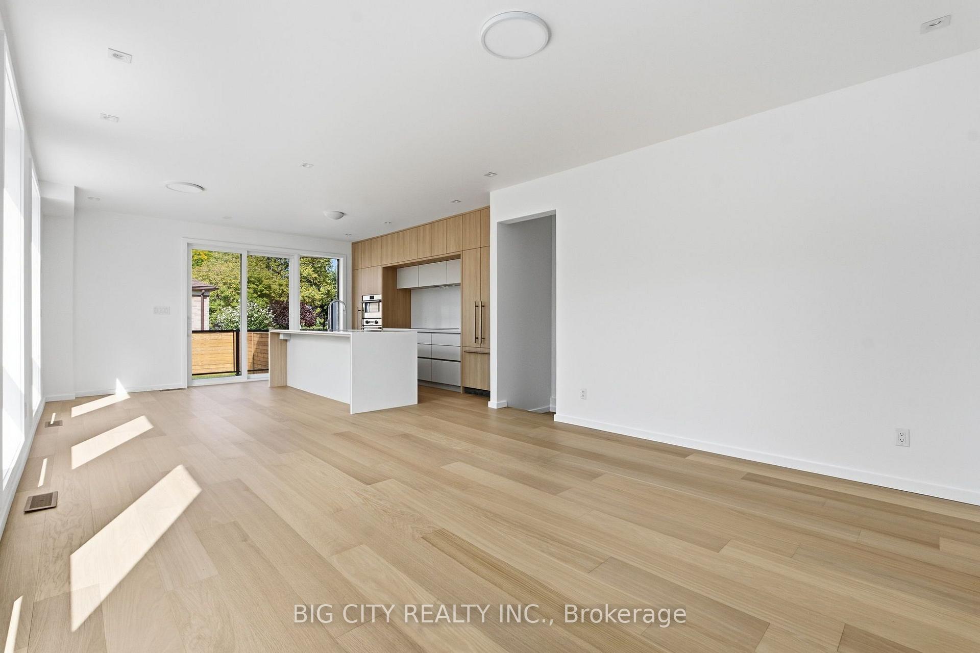 Photo 9 of Unit 2, 276 Lanor Avenue, Etobicoke, Alderwood — HOMEH