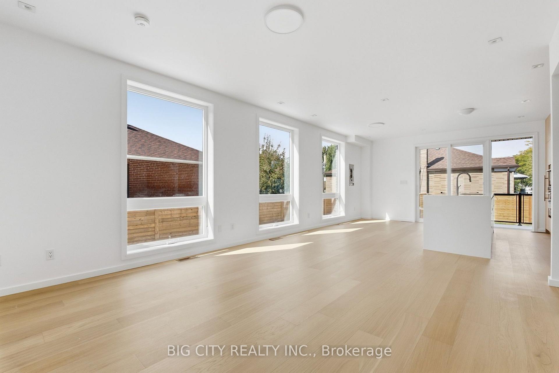 Photo 10 of Unit 2, 276 Lanor Avenue, Etobicoke, Alderwood — HOMEH