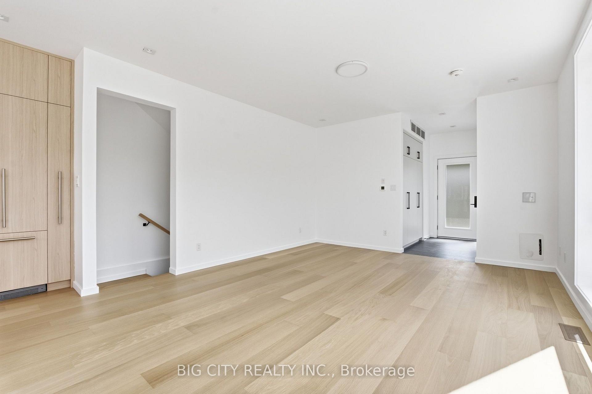 Photo 11 of Unit 2, 276 Lanor Avenue, Etobicoke, Alderwood — HOMEH