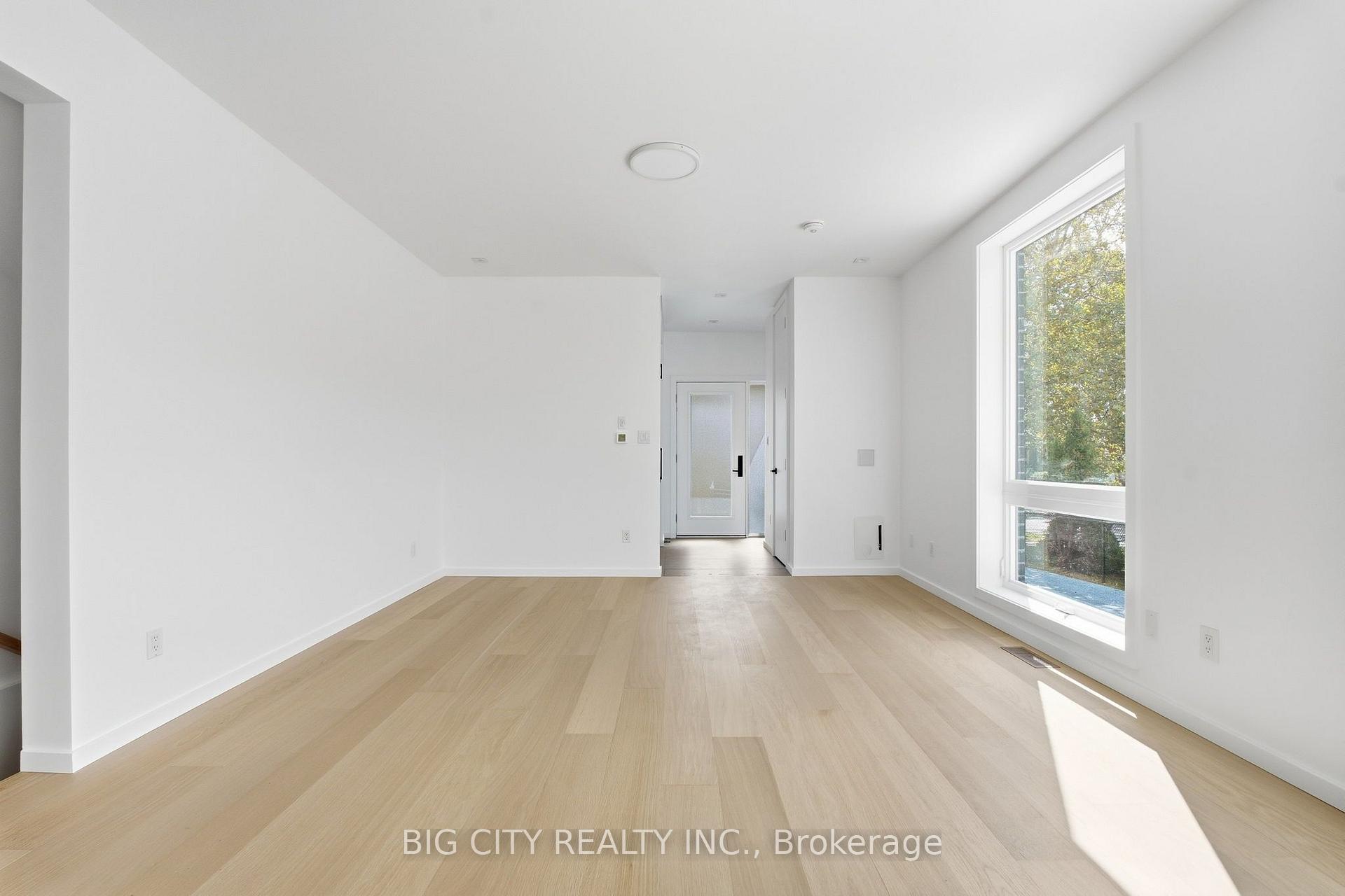 Photo 12 of Unit 2, 276 Lanor Avenue, Etobicoke, Alderwood — HOMEH