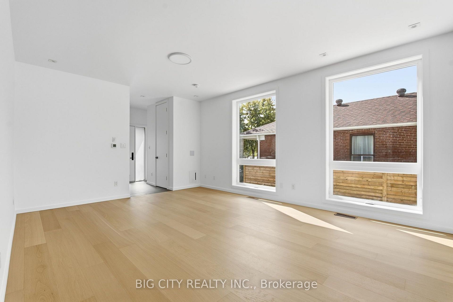 Photo 13 of Unit 2, 276 Lanor Avenue, Etobicoke, Alderwood — HOMEH
