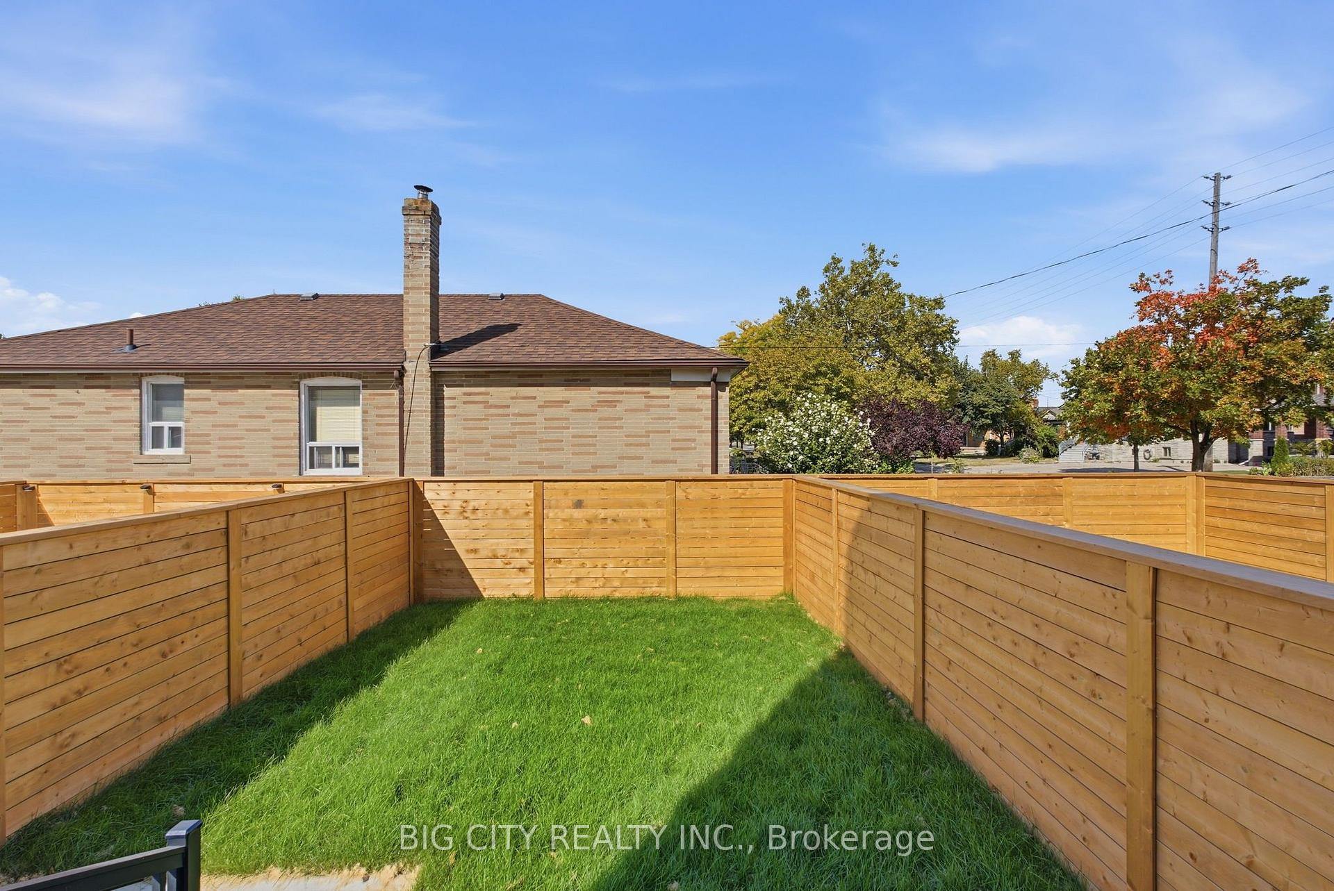 Photo 39 of Unit 2, 276 Lanor Avenue, Etobicoke, Alderwood — HOMEH