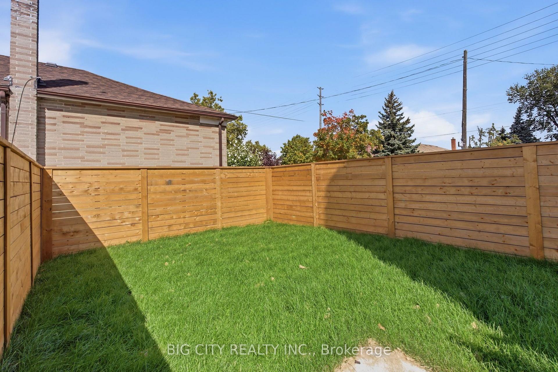 Photo 41 of Unit 2, 276 Lanor Avenue, Etobicoke, Alderwood — HOMEH