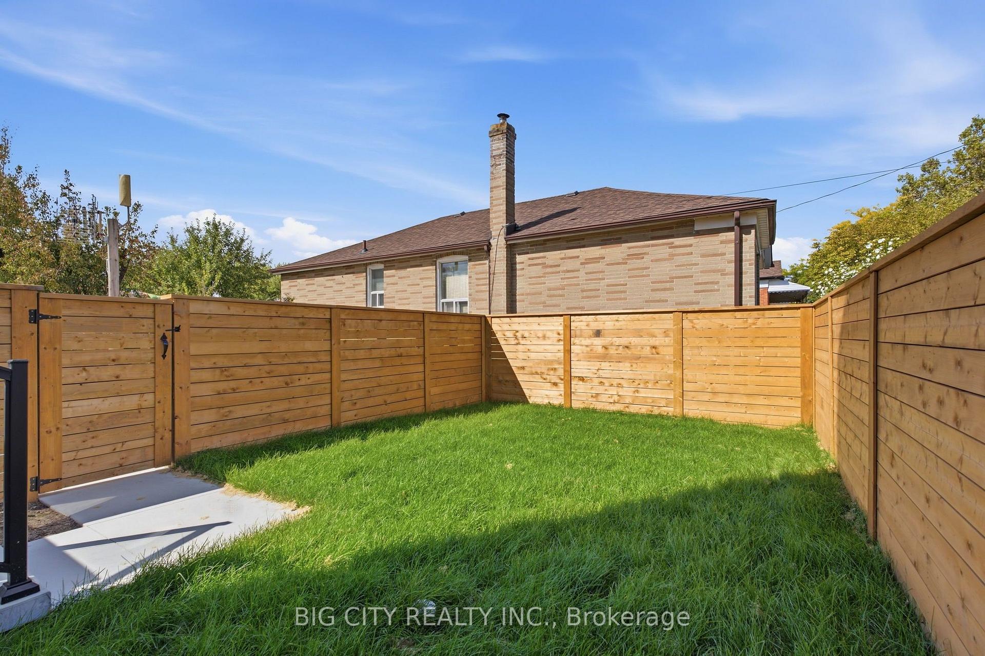 Photo 42 of Unit 2, 276 Lanor Avenue, Etobicoke, Alderwood — HOMEH