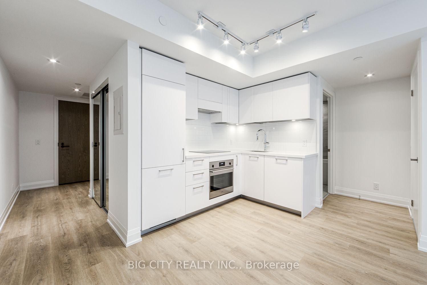 Photo 5 of Unit 401, 36 Brentcliffe Road, Toronto, Thorncliffe Park — HOMEH