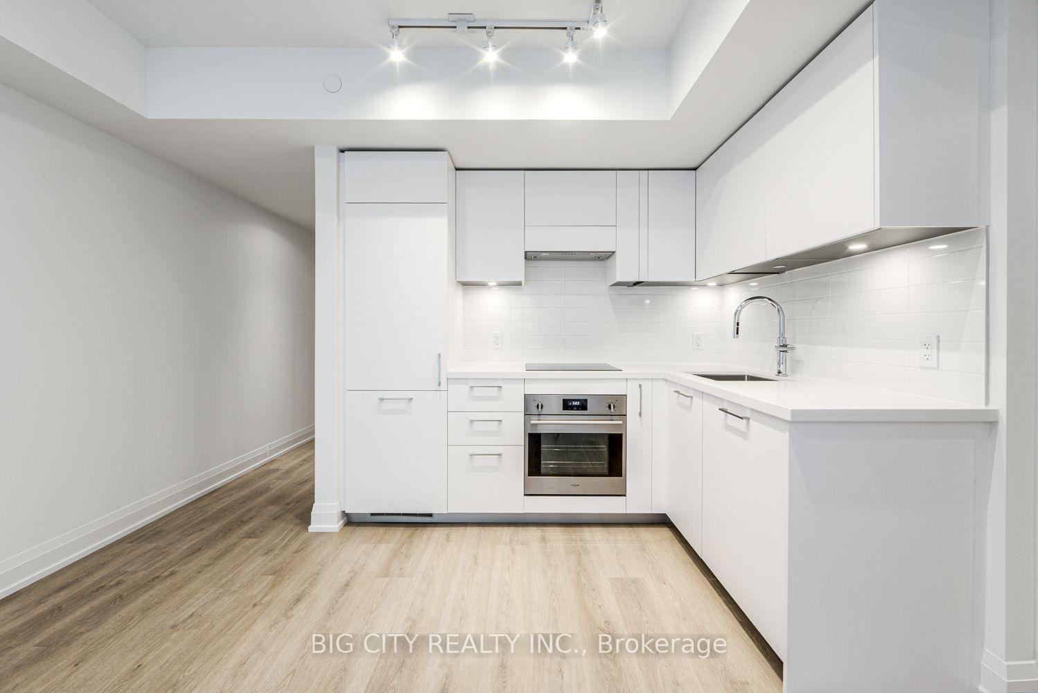 Photo 6 of Unit 401, 36 Brentcliffe Road, Toronto, Thorncliffe Park — HOMEH