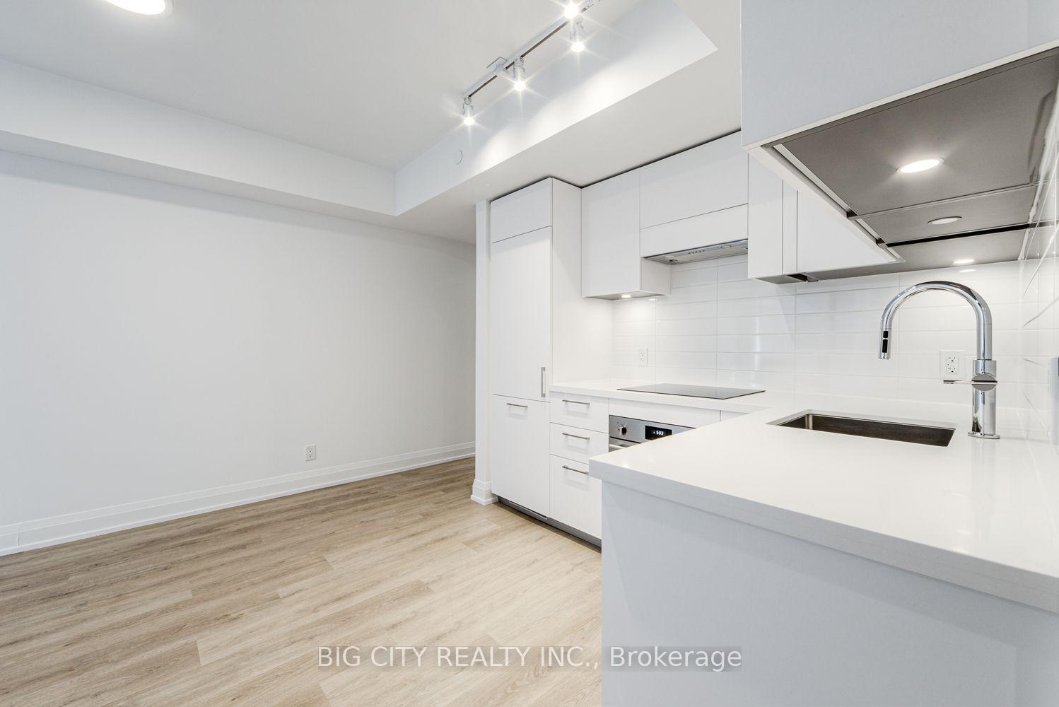 Photo 7 of Unit 401, 36 Brentcliffe Road, Toronto, Thorncliffe Park — HOMEH