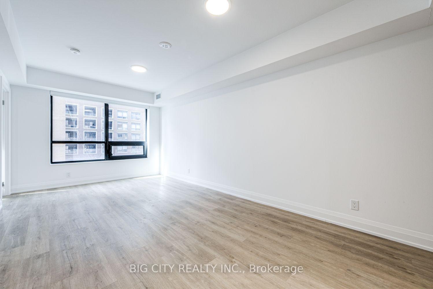 Photo 8 of Unit 401, 36 Brentcliffe Road, Toronto, Thorncliffe Park — HOMEH