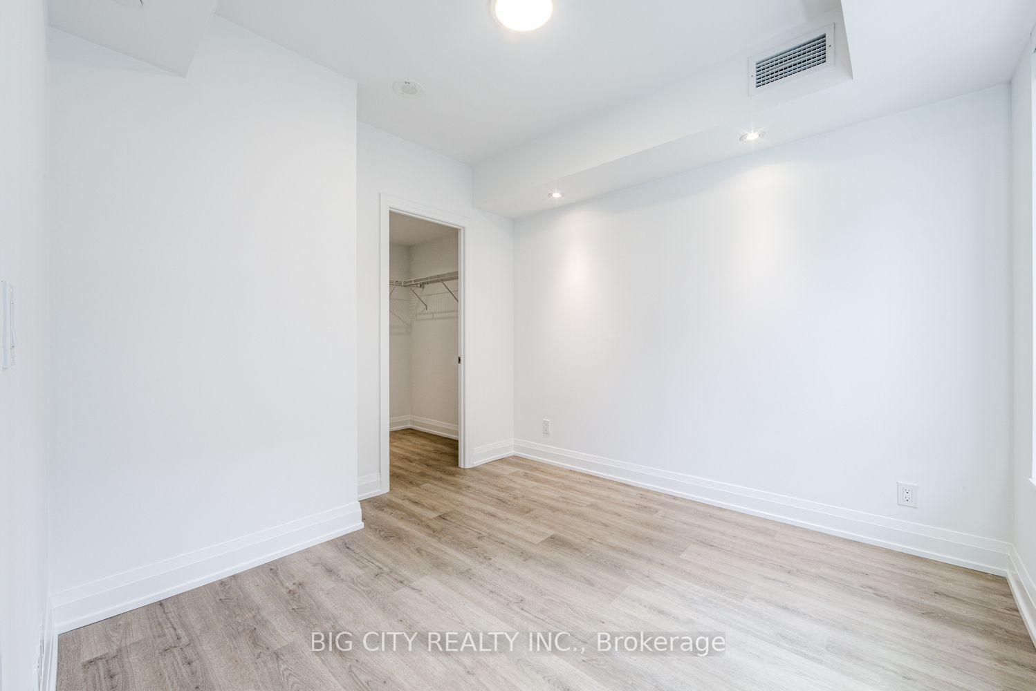 Photo 13 of Unit 401, 36 Brentcliffe Road, Toronto, Thorncliffe Park — HOMEH