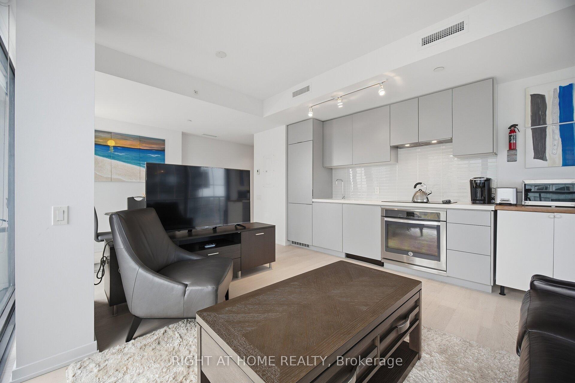 Photo 11 of Unit 1407, 60 Colborne Street, Toronto, Church-Yonge Corridor — HOMEH