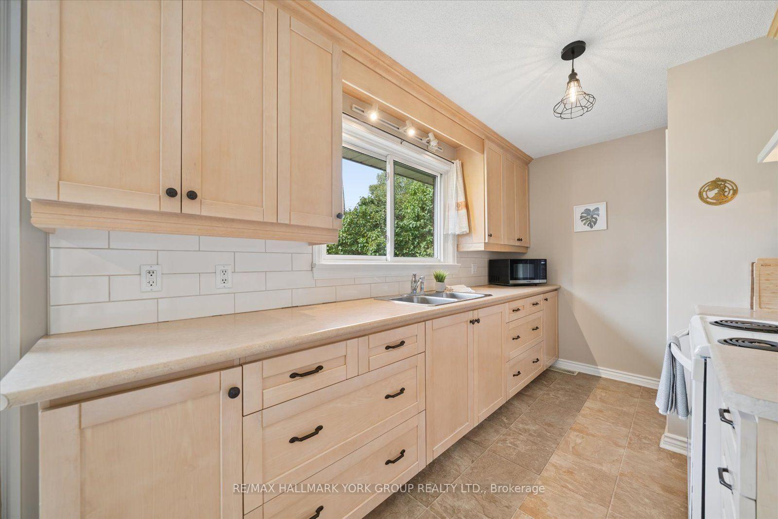 Photo 12 of 26 Georgina Street, Georgina, Sutton & Jackson's Point — HOMEH