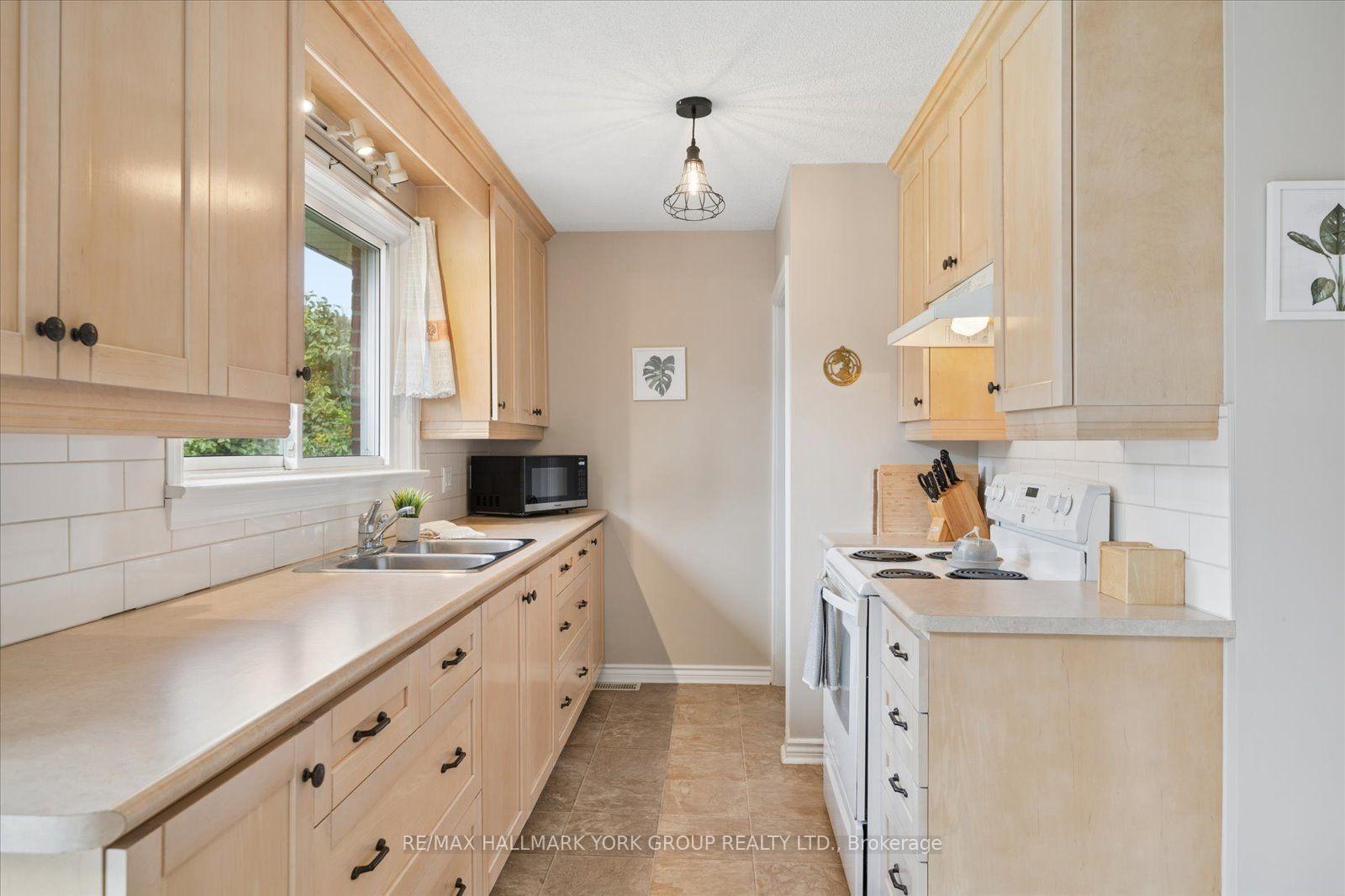 Photo 13 of 26 Georgina Street, Georgina, Sutton & Jackson's Point — HOMEH