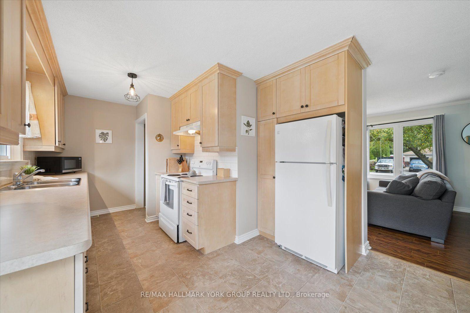 Photo 15 of 26 Georgina Street, Georgina, Sutton & Jackson's Point — HOMEH