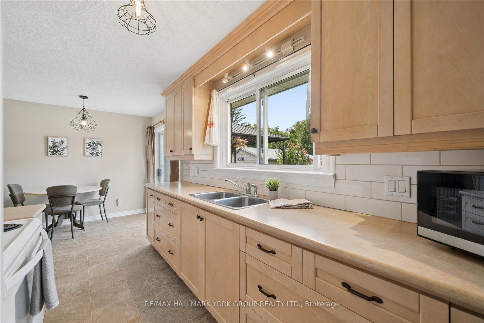 Photo 16 of 26 Georgina Street, Georgina, Sutton & Jackson's Point — HOMEH