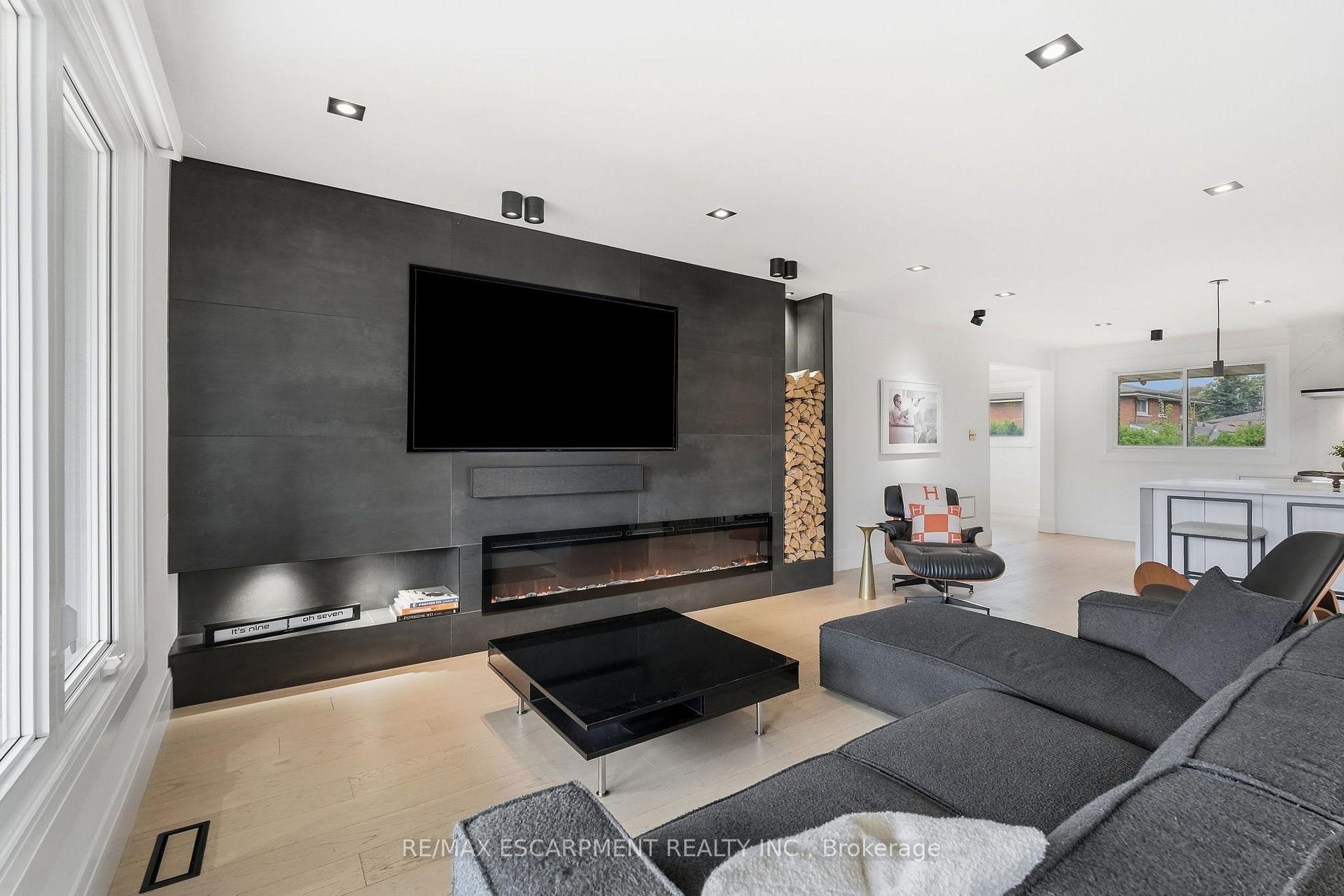 Photo 2 of 9 Donlea Drive, Hamilton, Sherwood — HOMEH