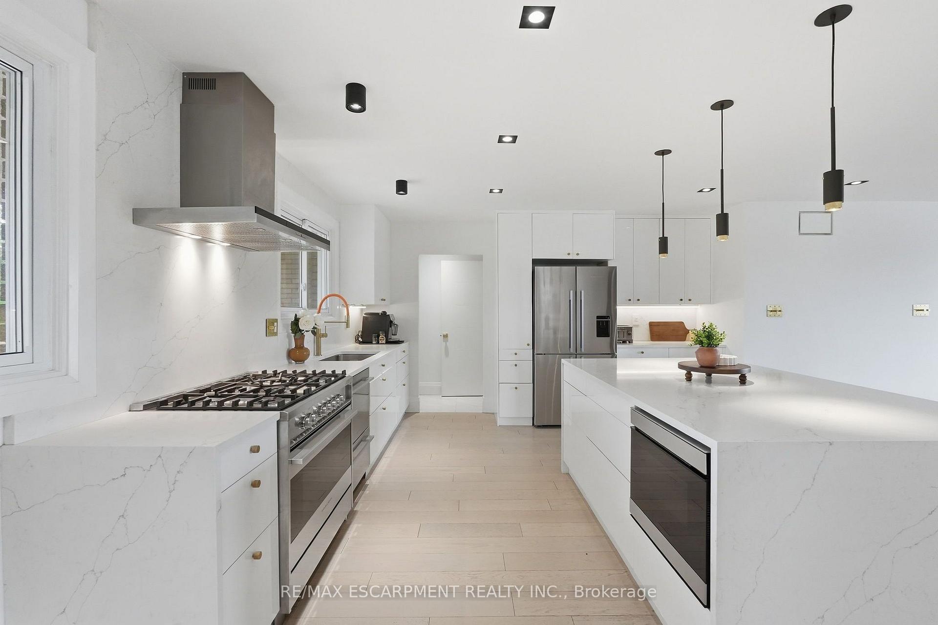 Photo 8 of 9 Donlea Drive, Hamilton, Sherwood — HOMEH