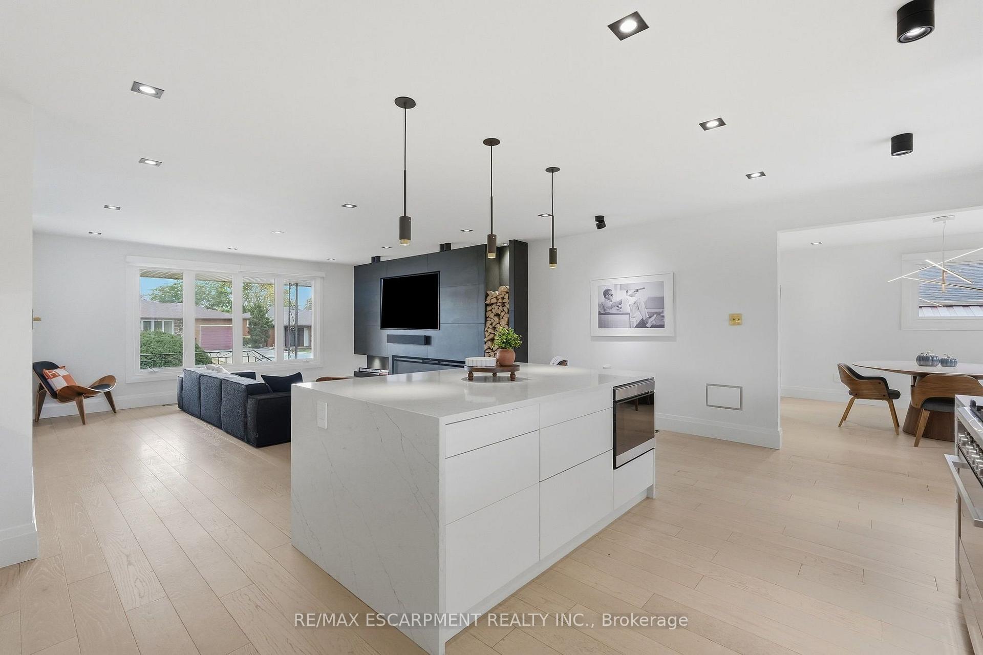 Photo 11 of 9 Donlea Drive, Hamilton, Sherwood — HOMEH