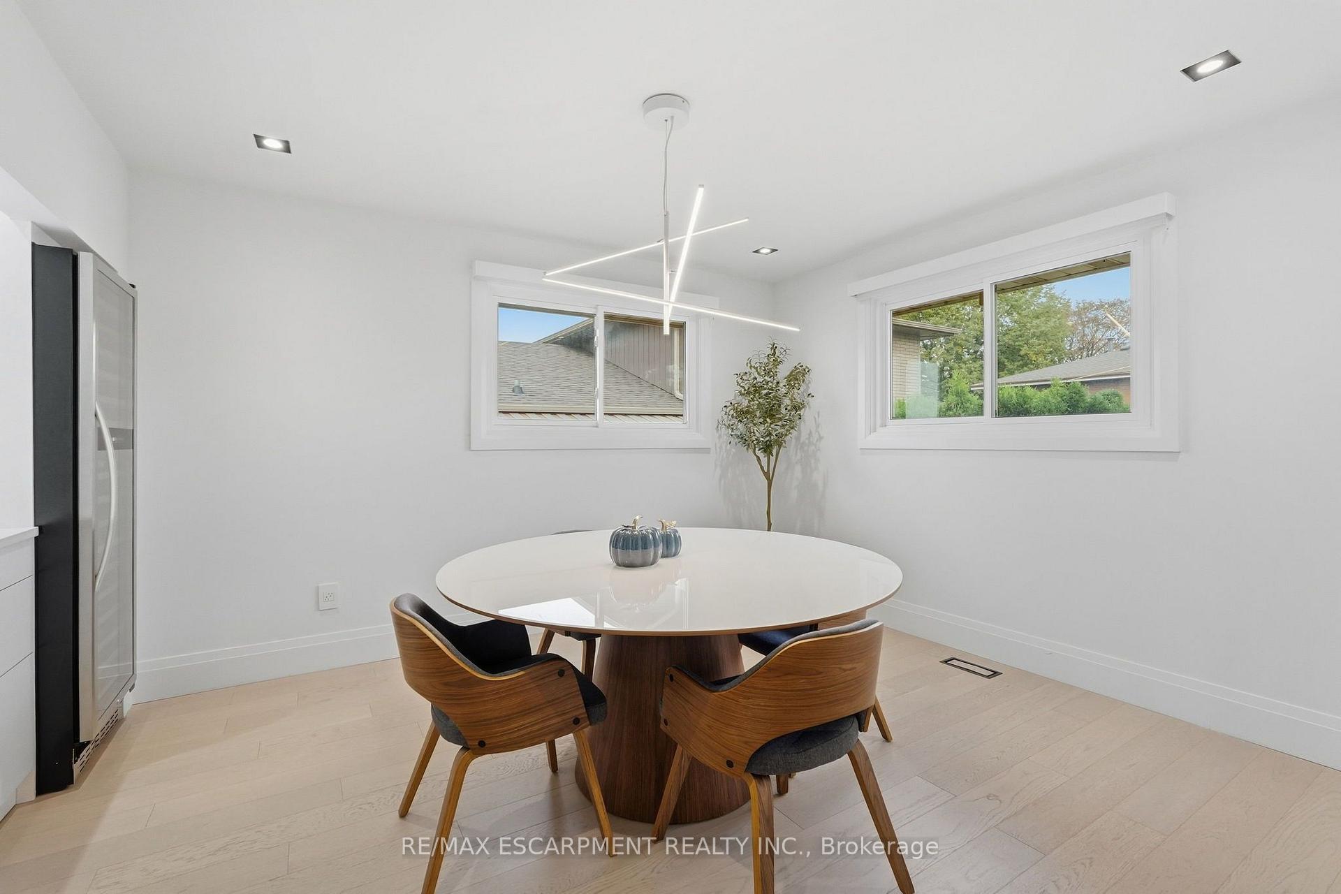 Photo 16 of 9 Donlea Drive, Hamilton, Sherwood — HOMEH