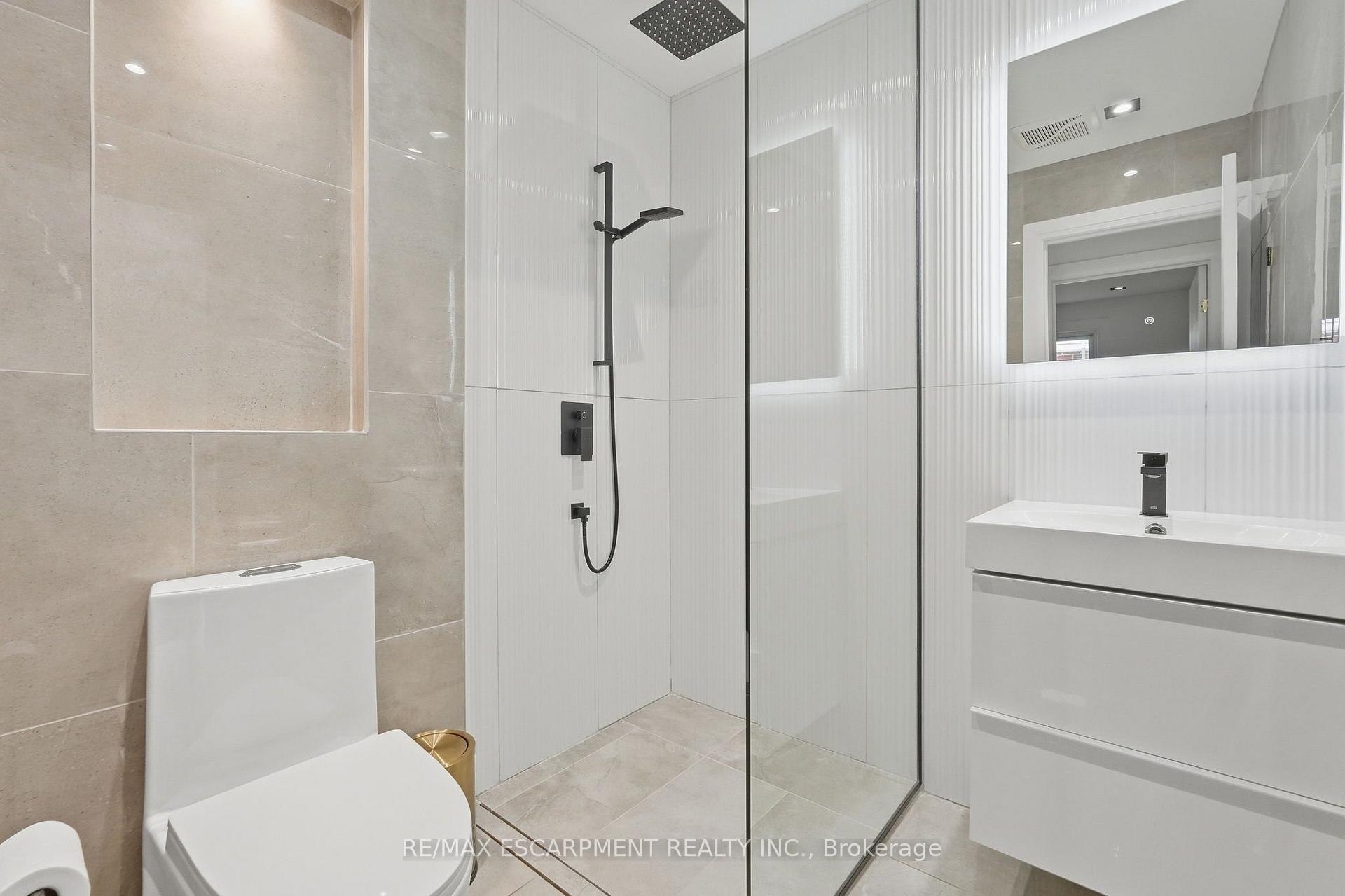 Photo 20 of 9 Donlea Drive, Hamilton, Sherwood — HOMEH