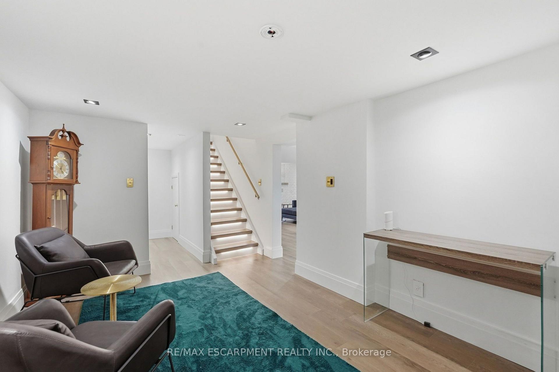 Photo 32 of 9 Donlea Drive, Hamilton, Sherwood — HOMEH