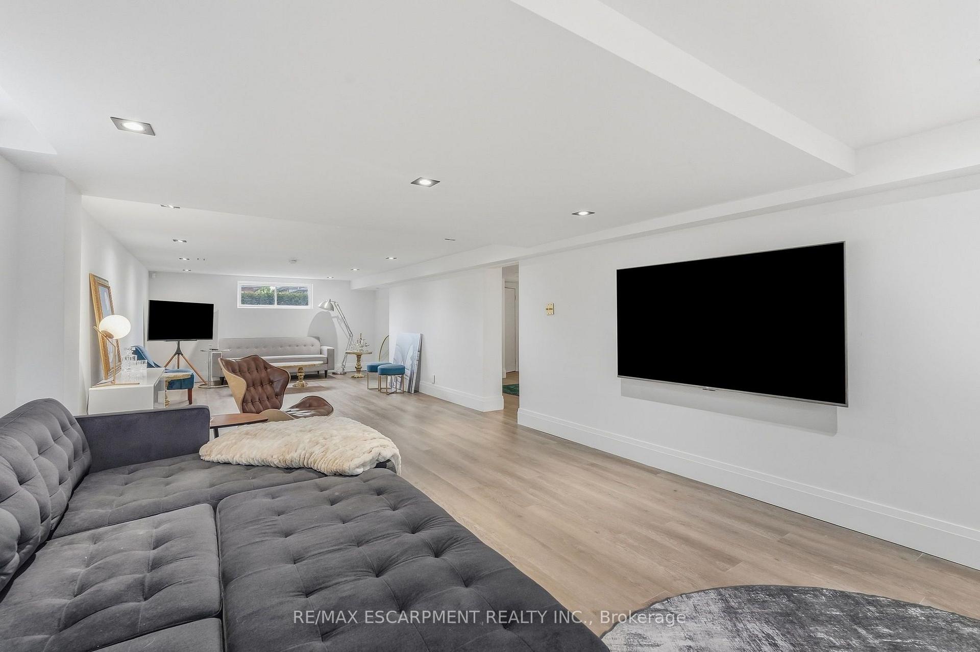 Photo 33 of 9 Donlea Drive, Hamilton, Sherwood — HOMEH