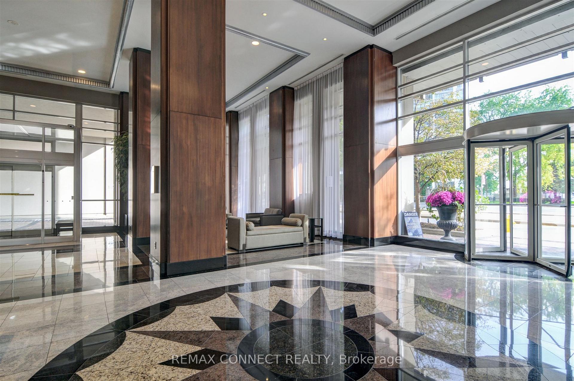 Photo 3 of Unit PH1, 628 Fleet Street, Toronto, Niagara — HOMEH