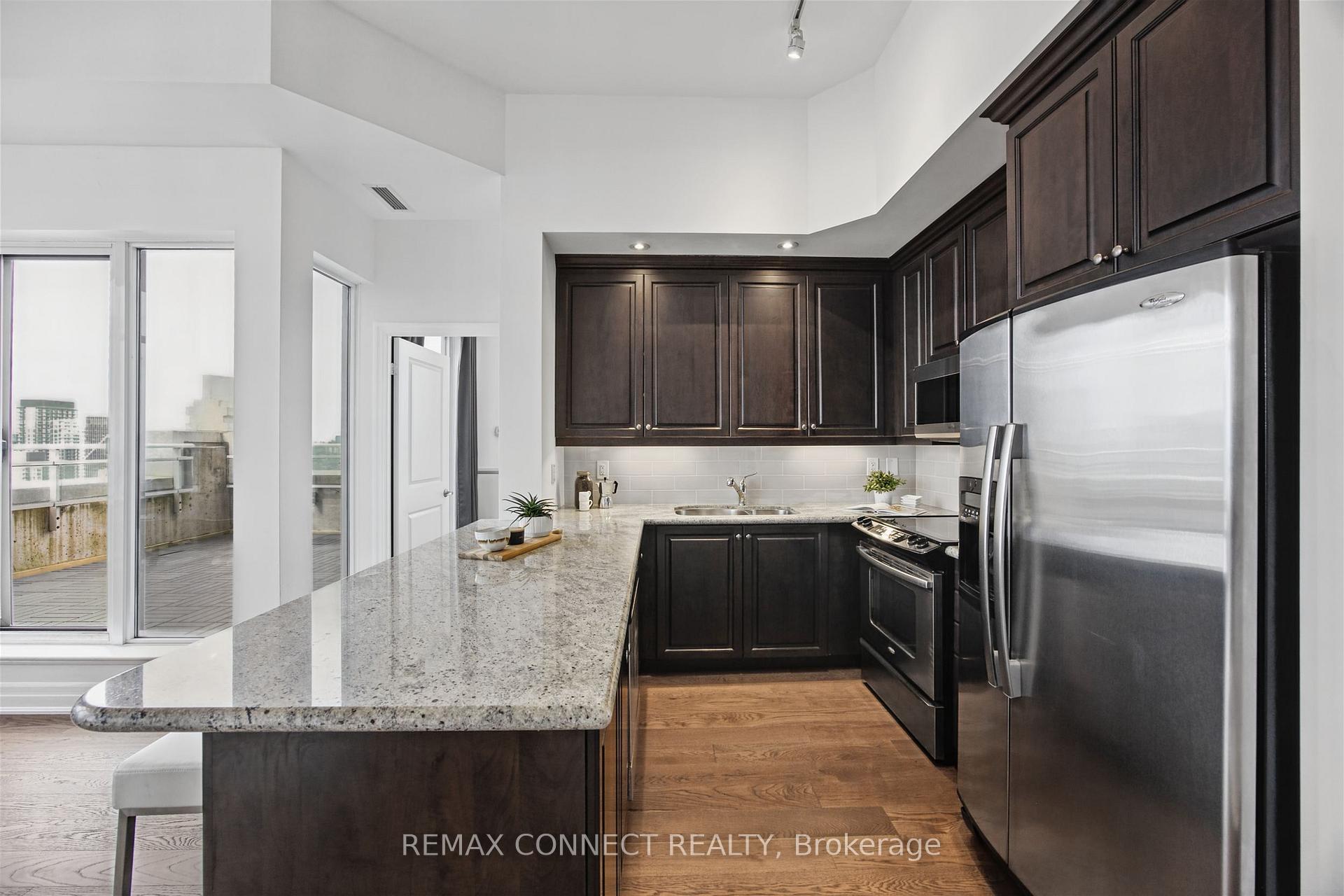 Photo 4 of Unit PH1, 628 Fleet Street, Toronto, Niagara — HOMEH