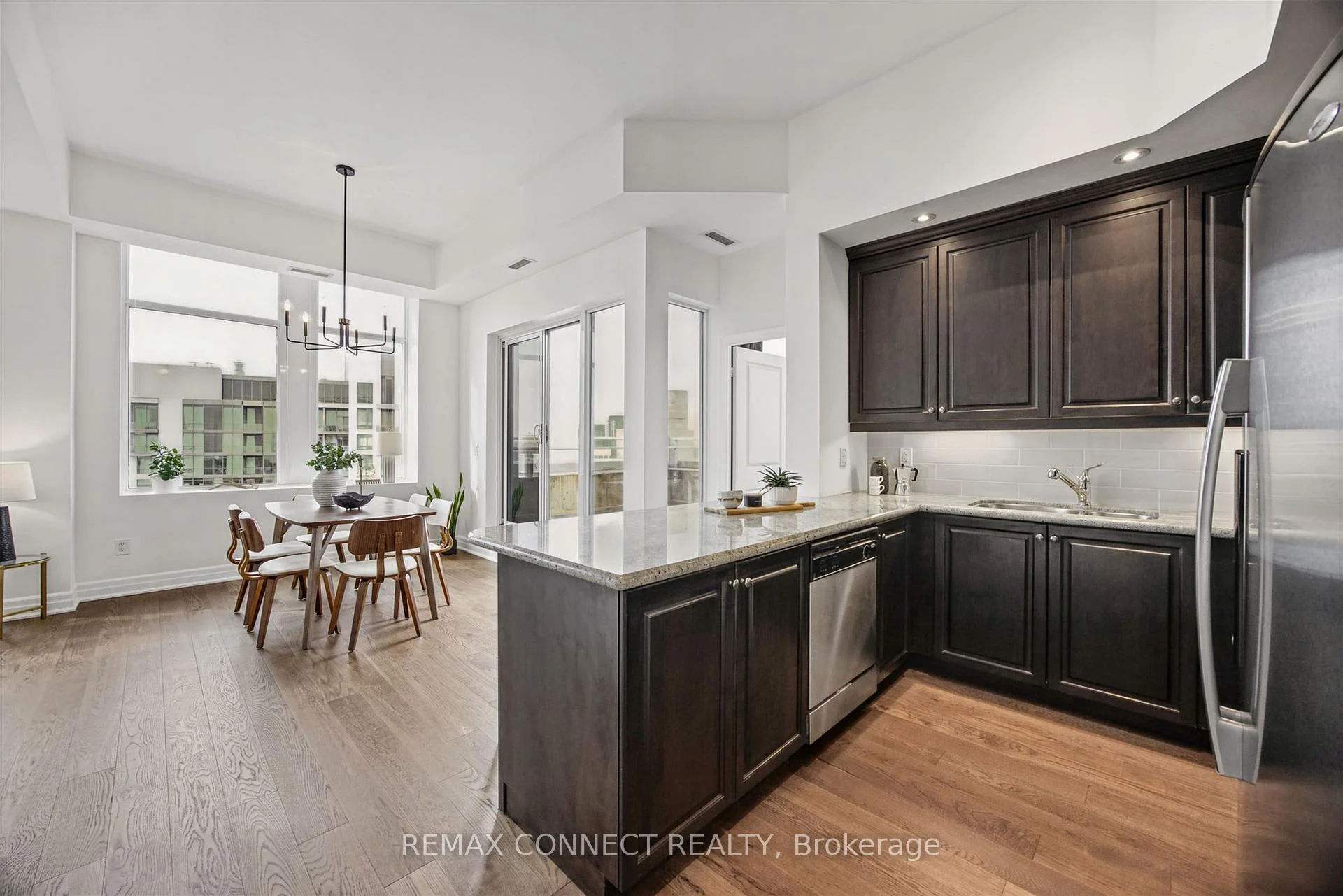 Photo 6 of Unit PH1, 628 Fleet Street, Toronto, Niagara — HOMEH