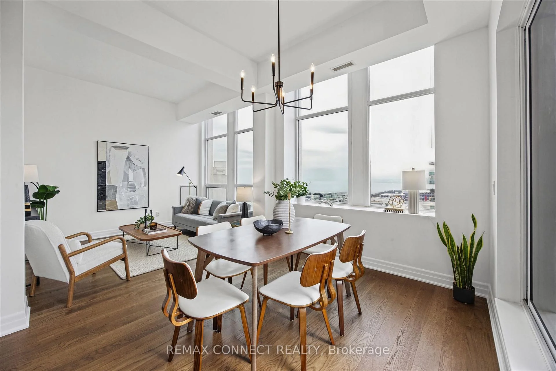 Photo 9 of Unit PH1, 628 Fleet Street, Toronto, Niagara — HOMEH