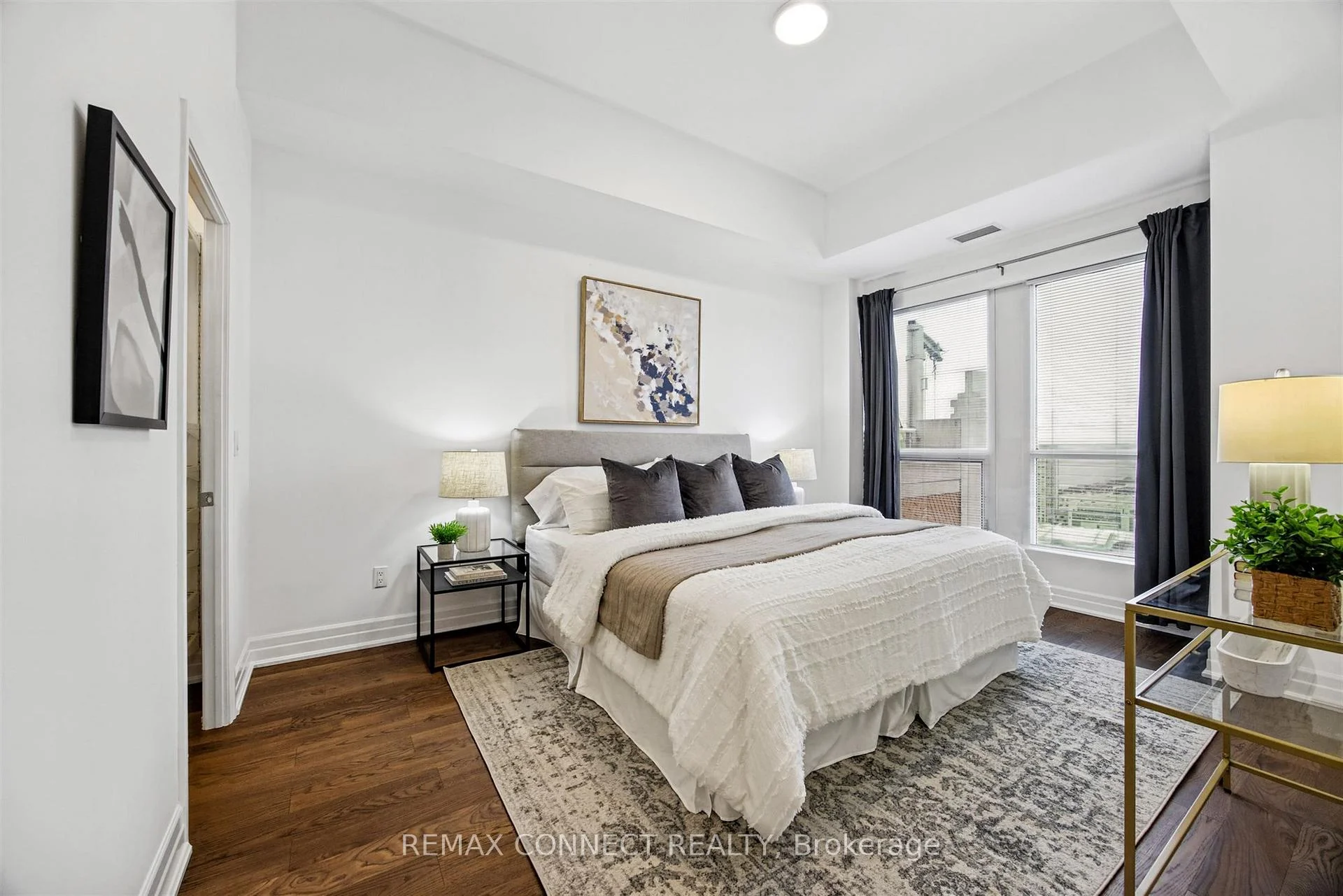 Photo 15 of Unit PH1, 628 Fleet Street, Toronto, Niagara — HOMEH