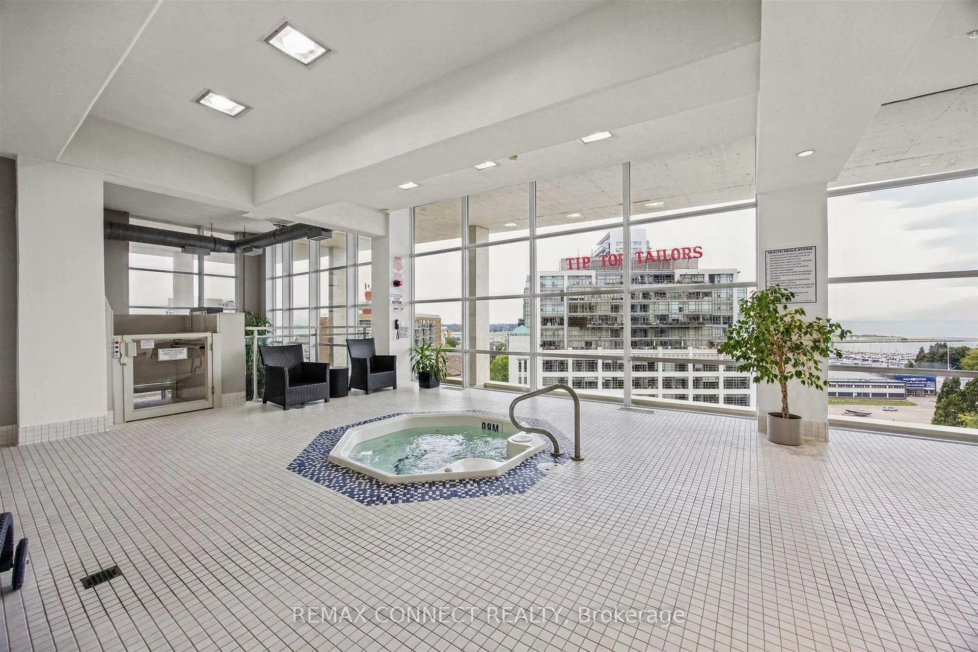 Photo 32 of Unit PH1, 628 Fleet Street, Toronto, Niagara — HOMEH