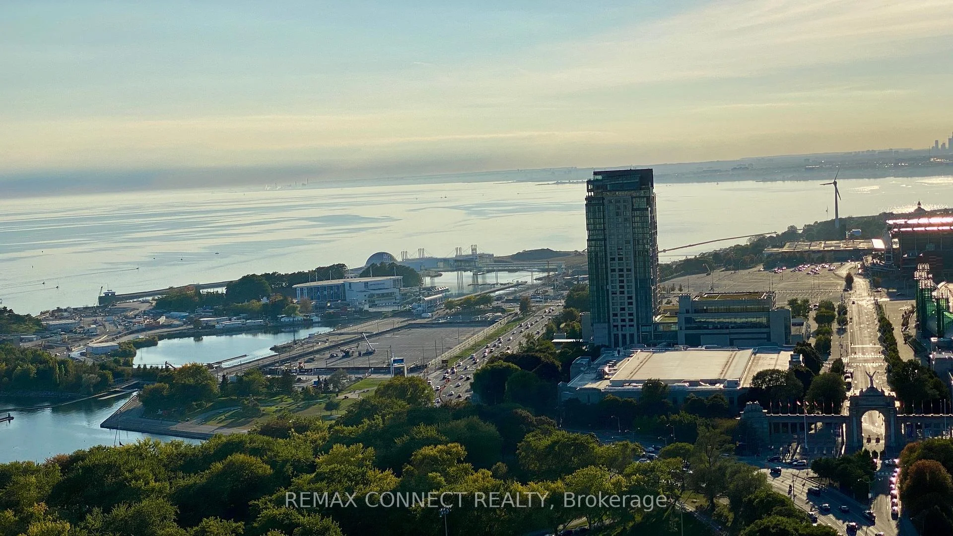 Photo 50 of Unit PH1, 628 Fleet Street, Toronto, Niagara — HOMEH