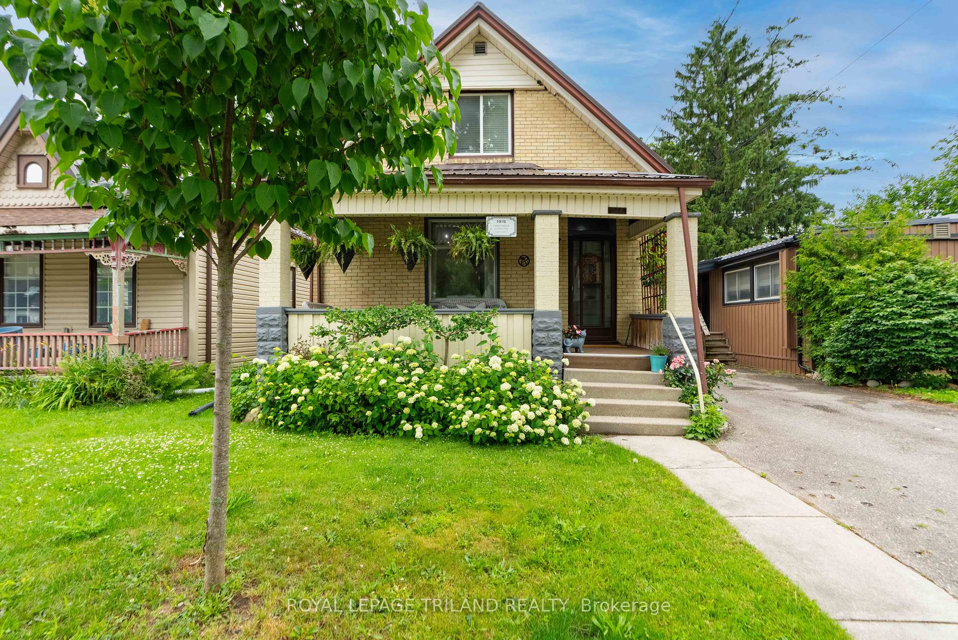 Photo 1 of 946 Dufferin Avenue, London, East G — HOMEH