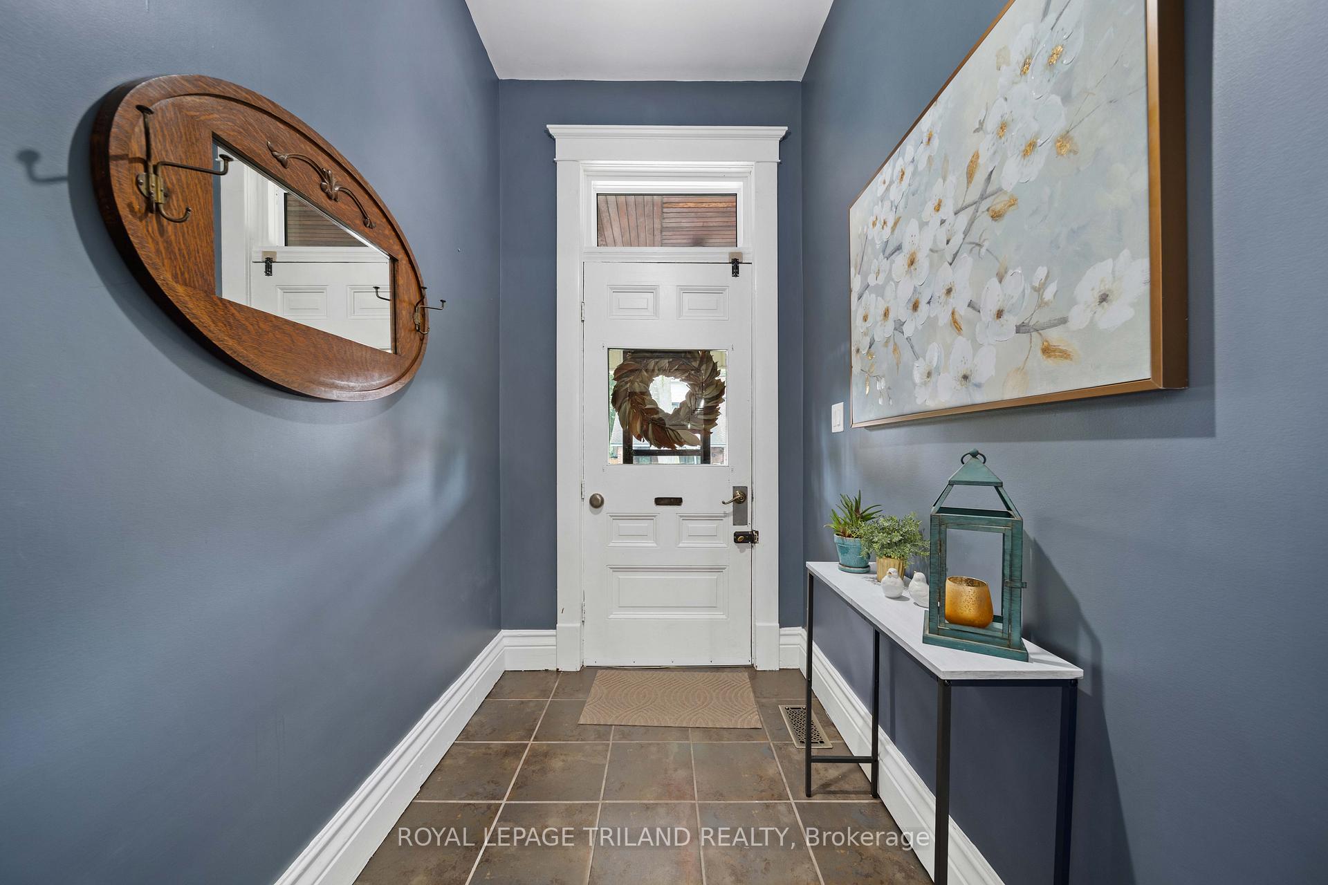 Photo 3 of 946 Dufferin Avenue, London, East G — HOMEH